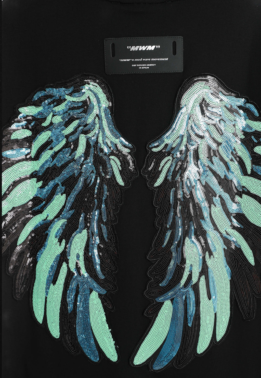 Camiseta con alas bordadas y lentejuelas | MWM