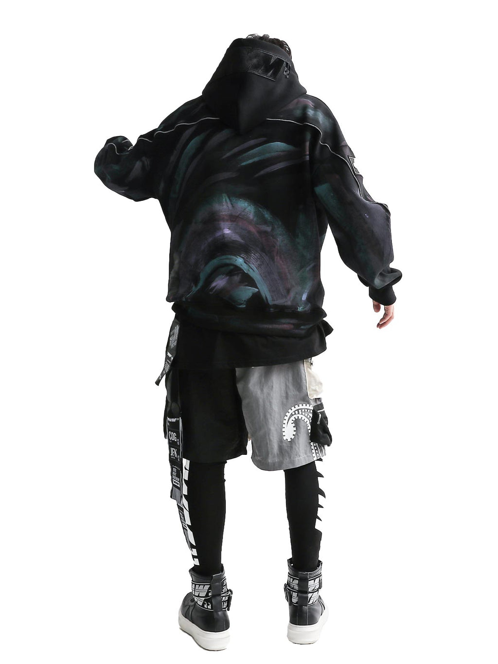 MULTI-POCKET SHORTS