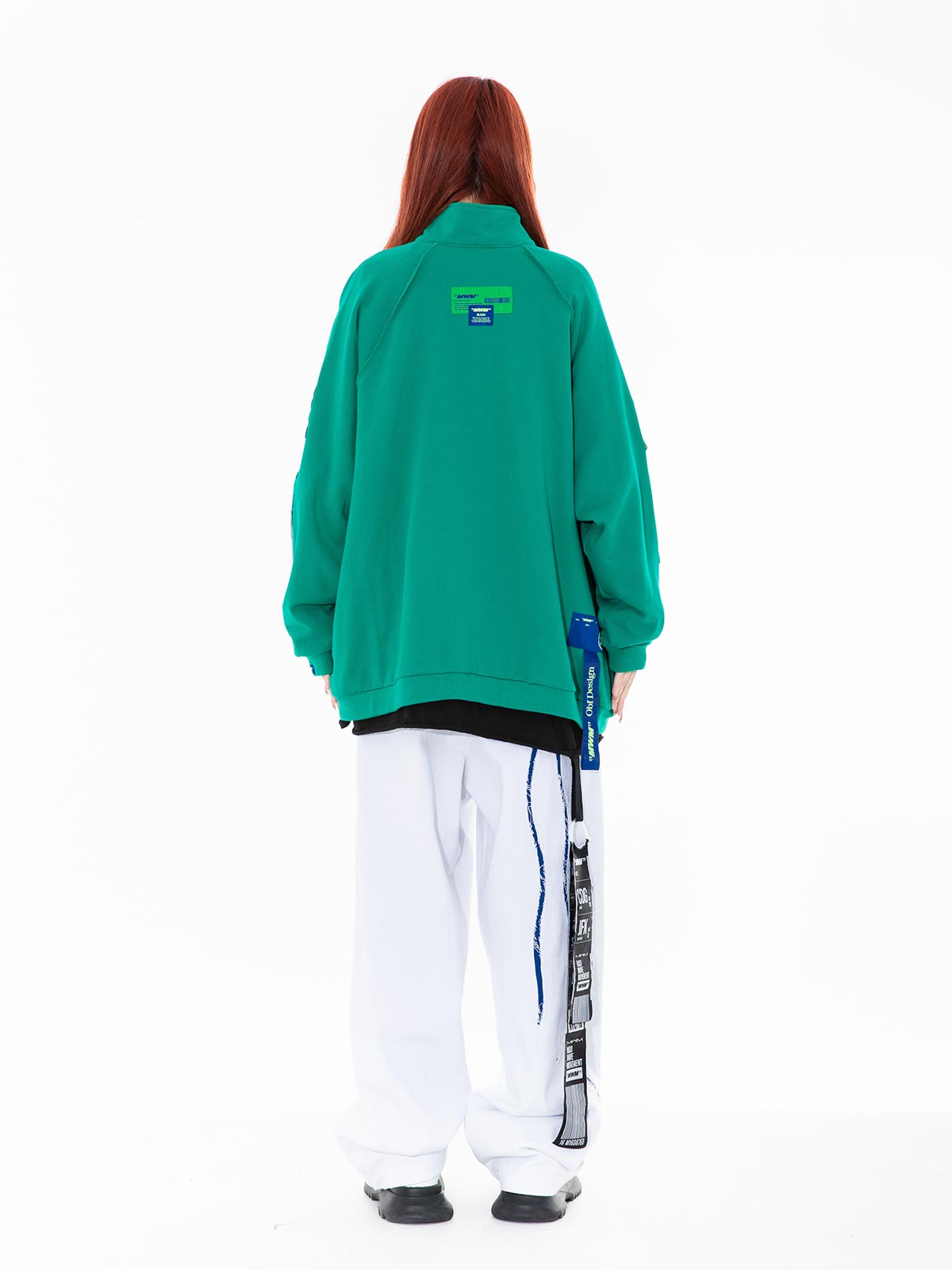 PANTALÓN PARCHEADO
