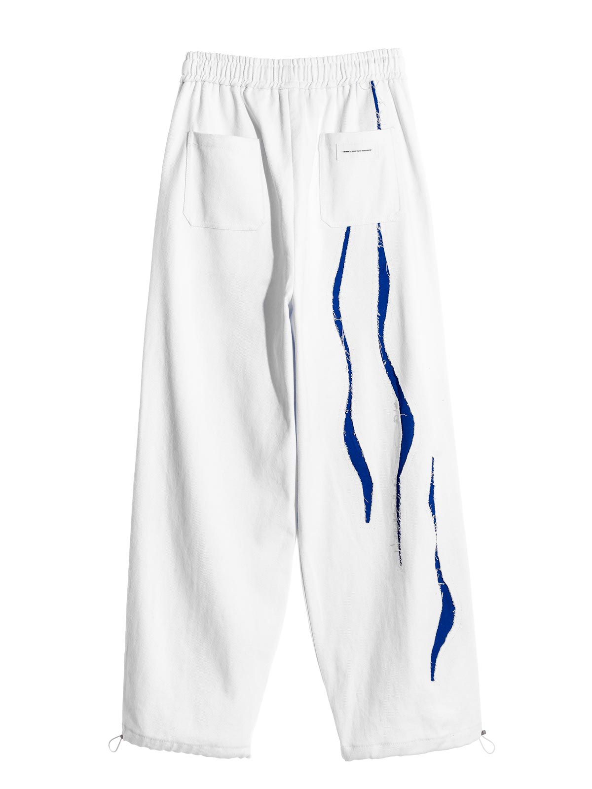 PANTALÓN PARCHEADO