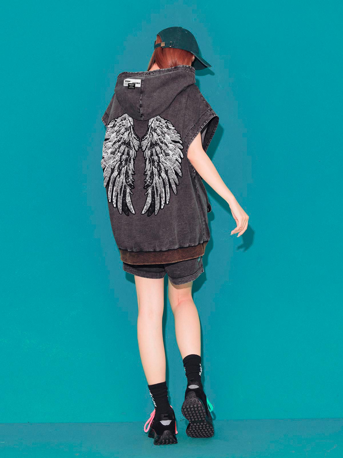 WINGED VEST