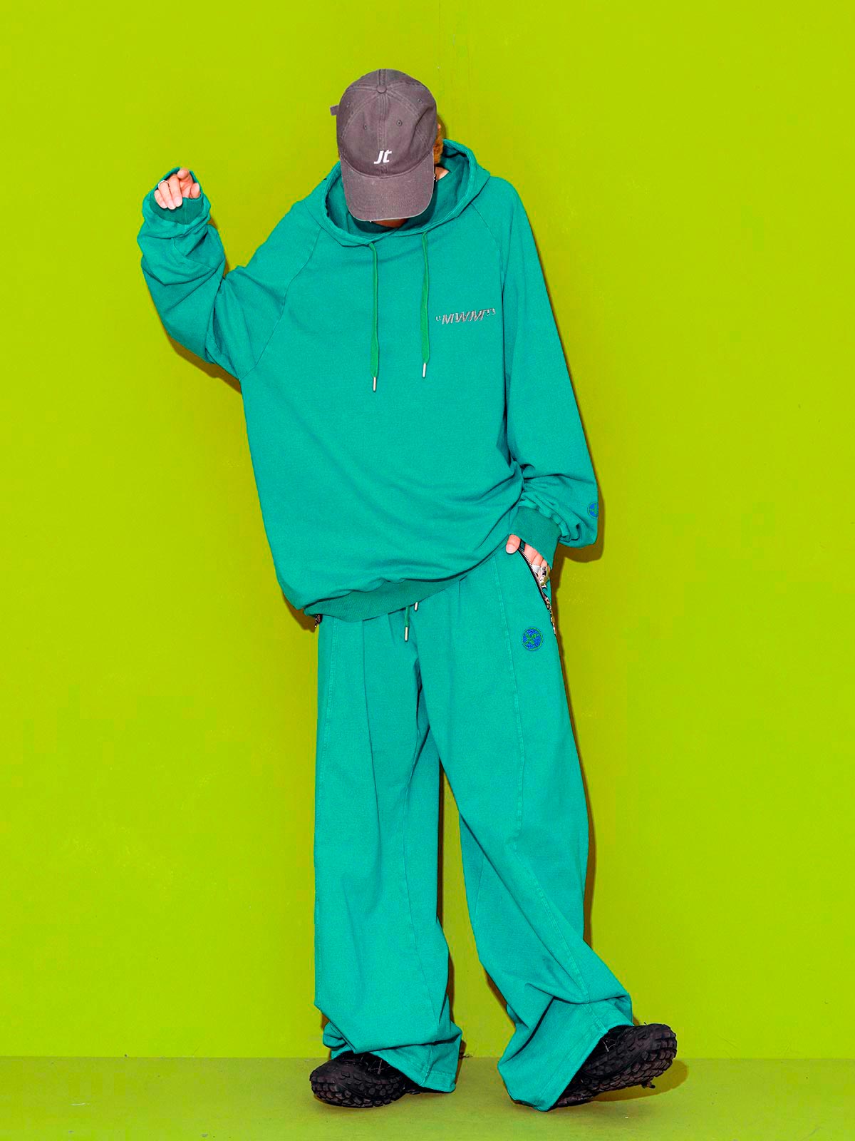 SUDADERA ALAS CON CAPUCHA
