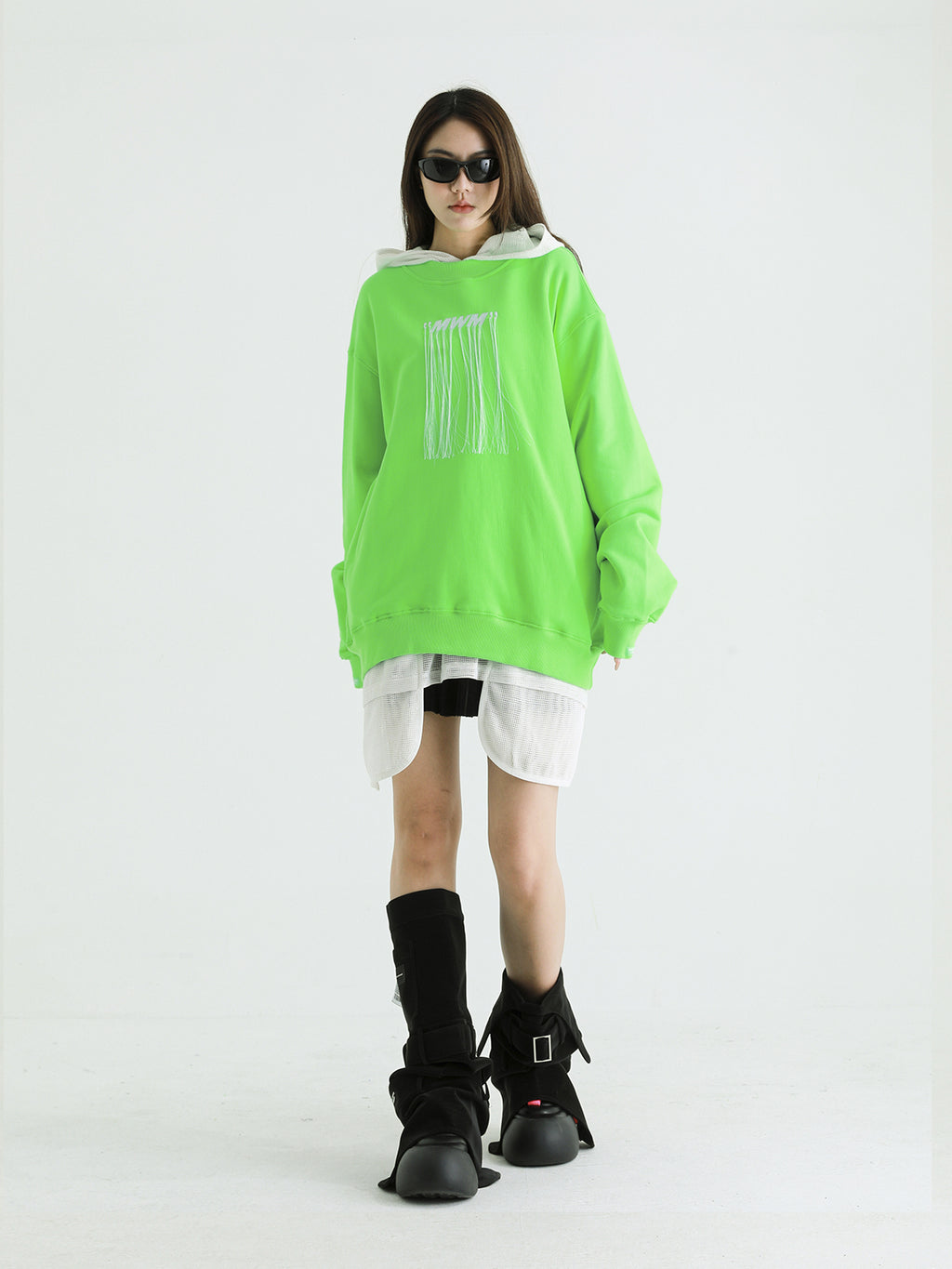 SUDADERA ALAS BORDADAS