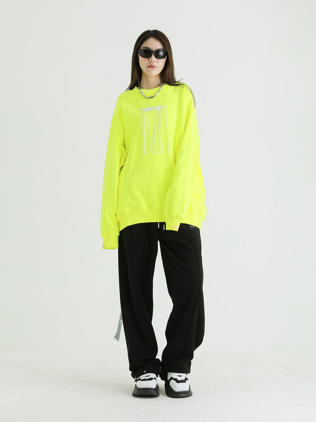 SUDADERA ALAS BORDADAS