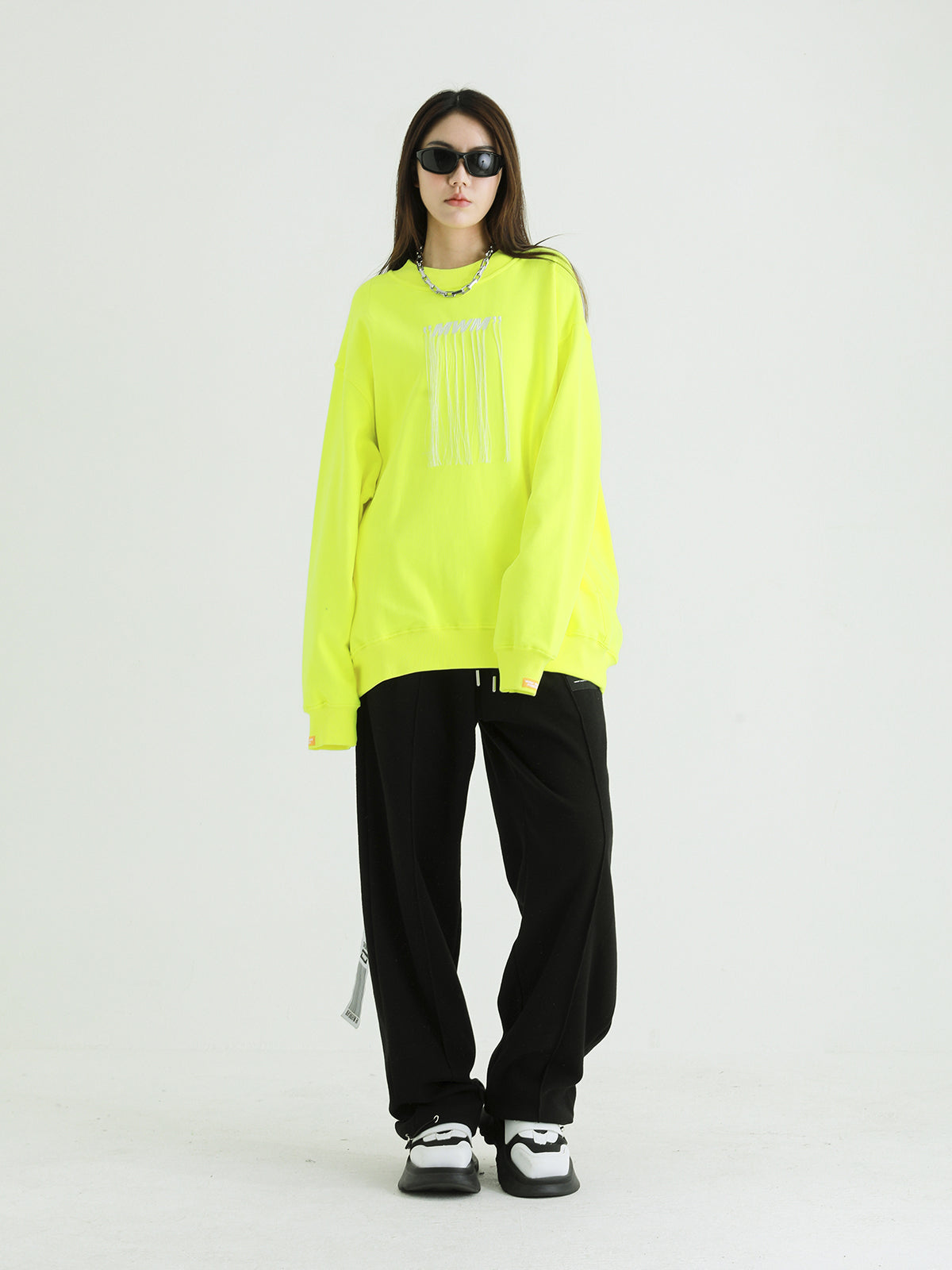SUDADERA ALAS BORDADAS