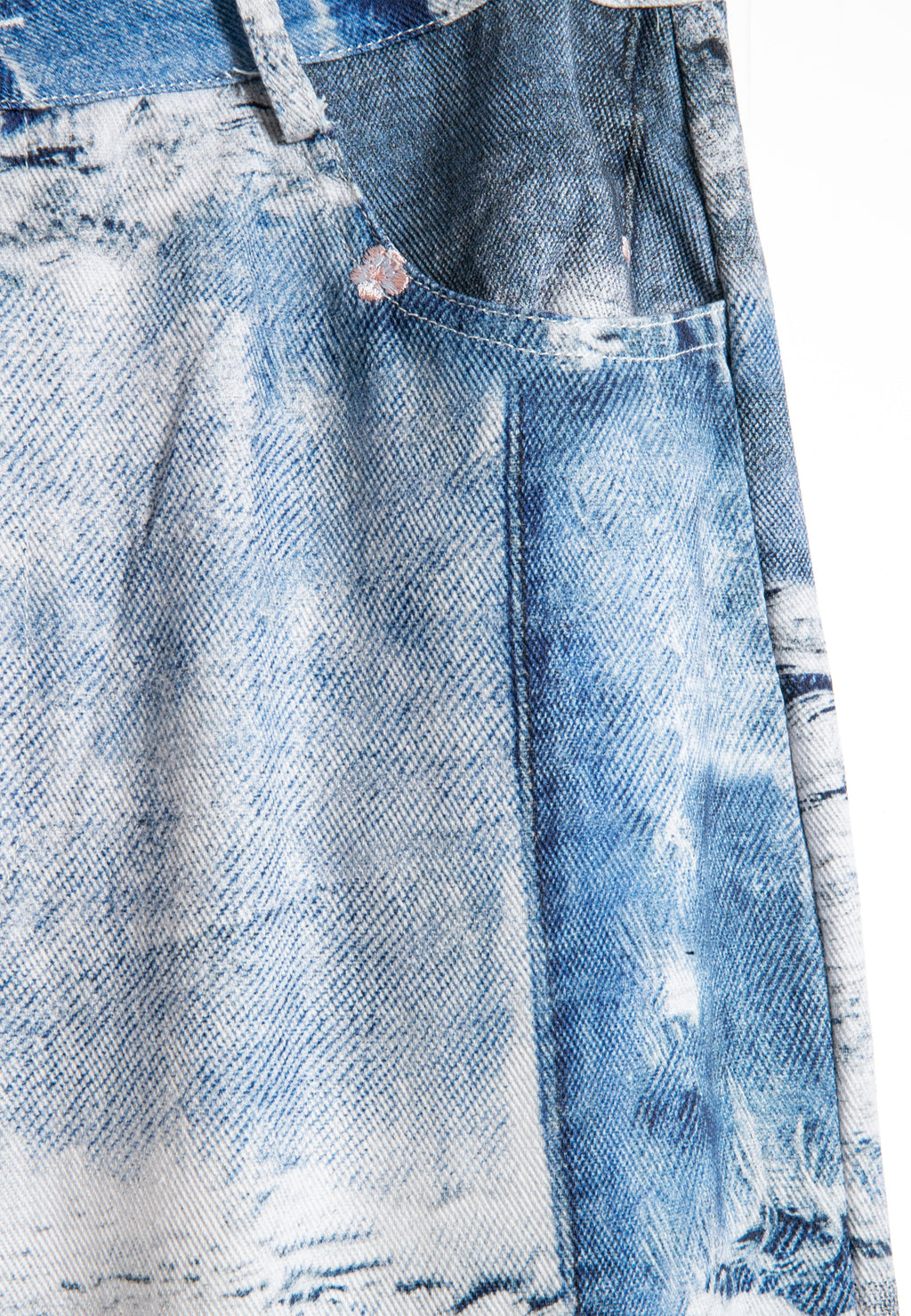 MWM DISTRESSED DENIM JEANS