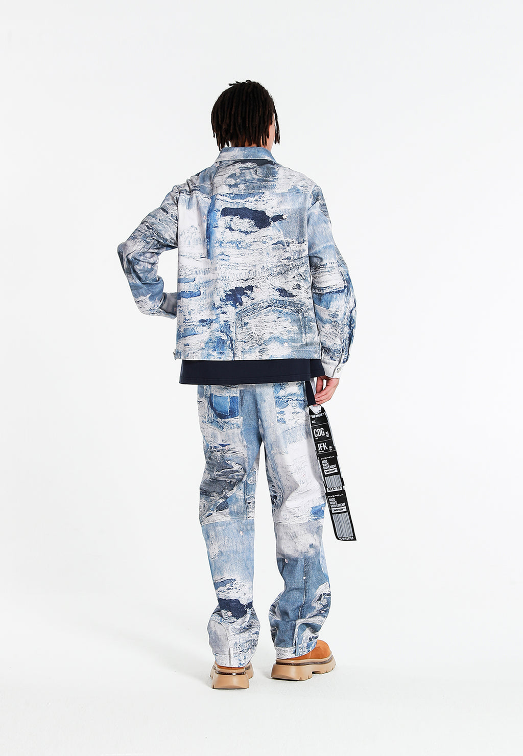 MWM DISTRESSED DENIM JEANS