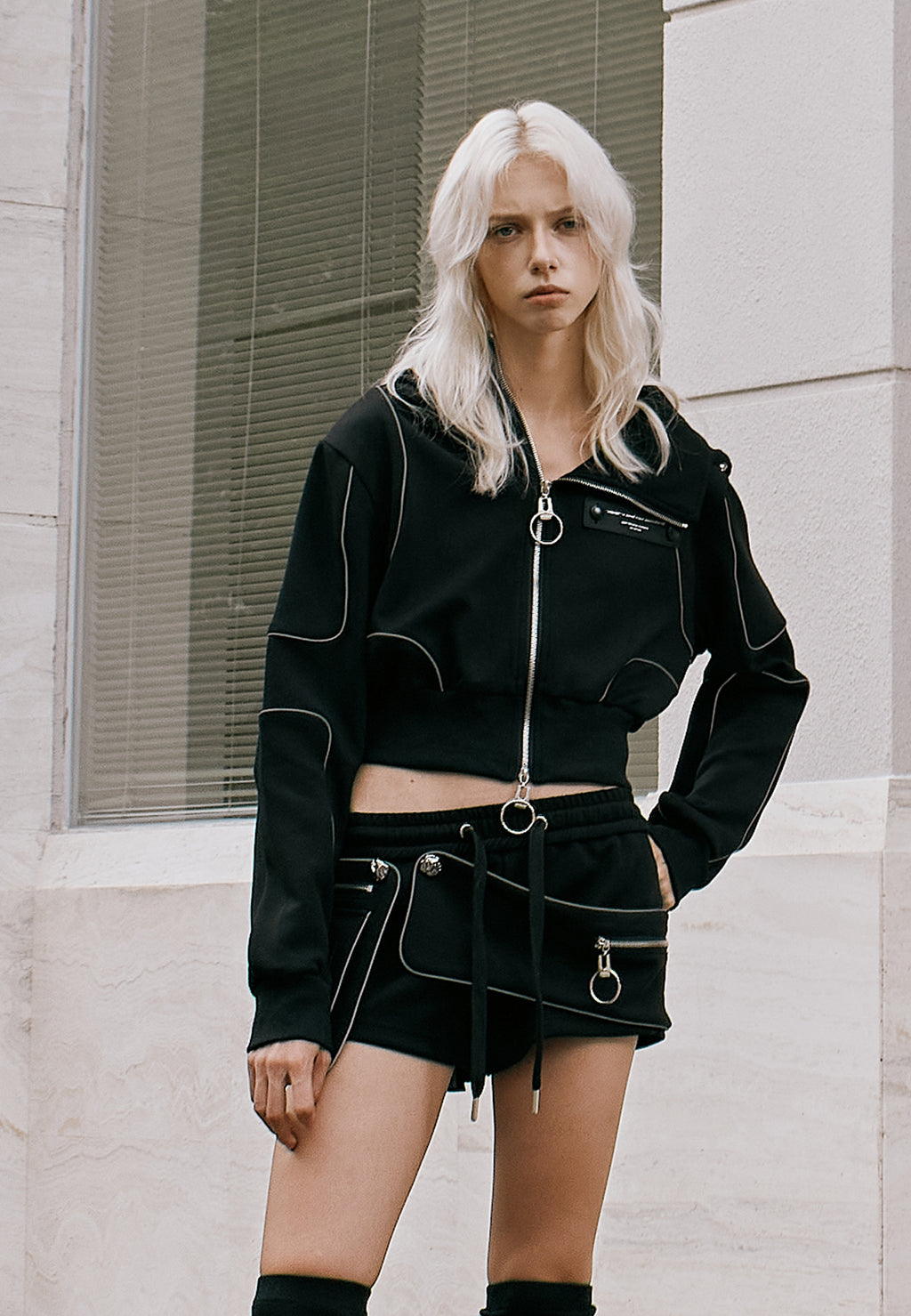 CHAQUETA DEPORTIVA MWM CON DETALLE REFLECTANTE