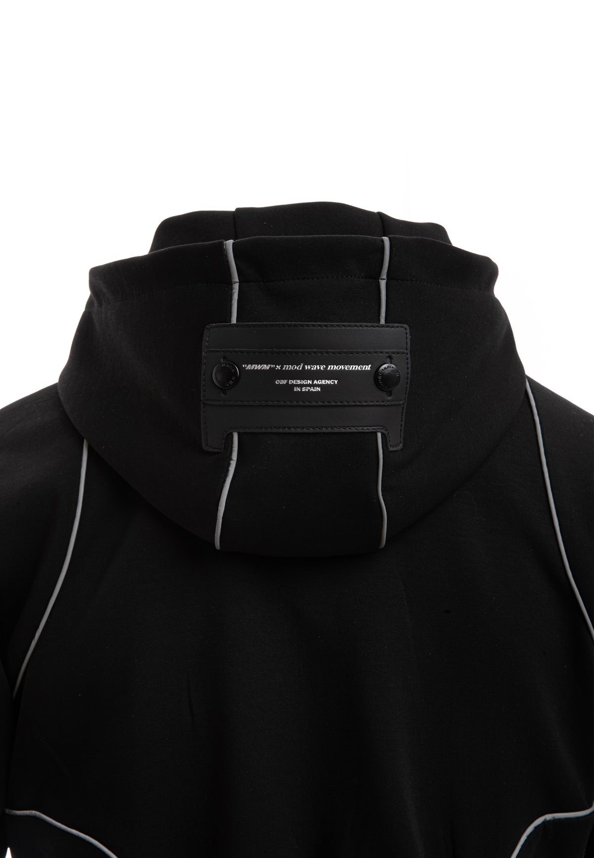 CHAQUETA DEPORTIVA MWM CON DETALLE REFLECTANTE