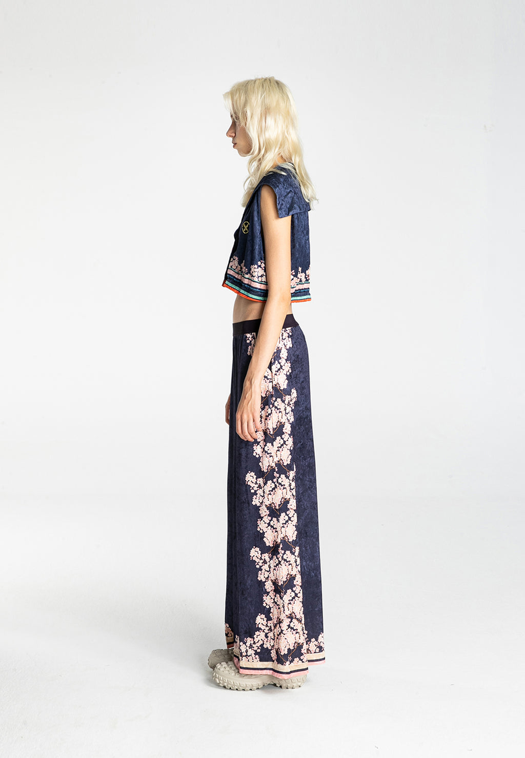 CROP TOP MWM FLOR DE ALMENDRO