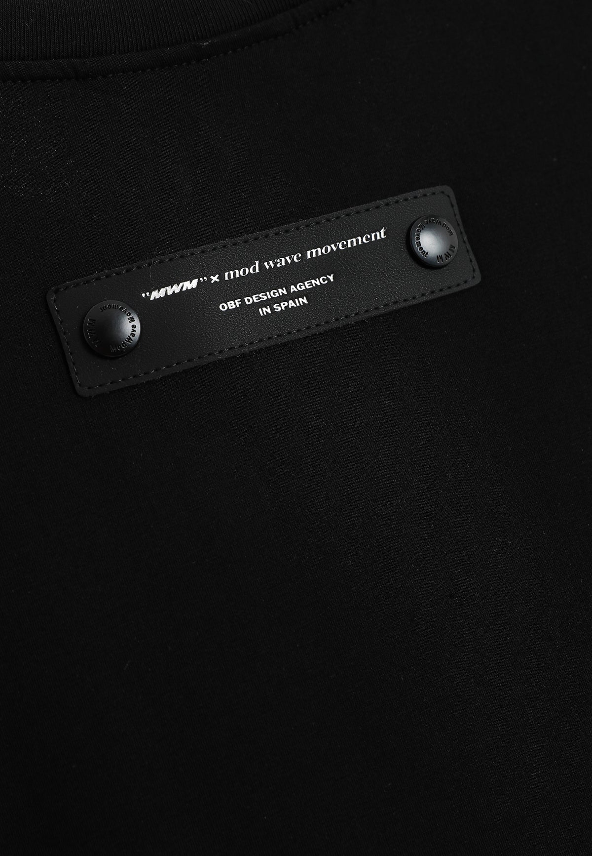 Camiseta bicolor con paneles laterales | MWM