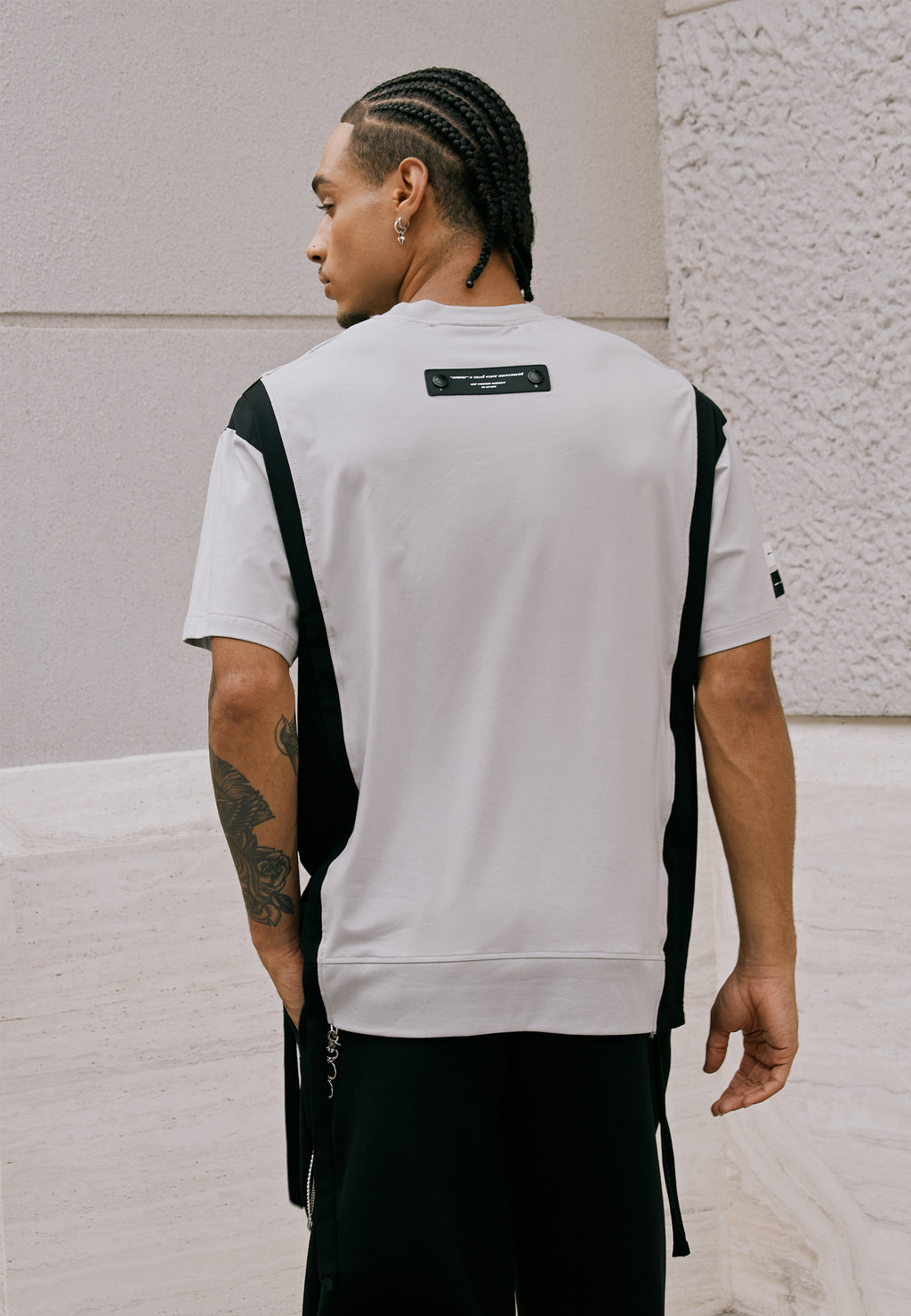 Camiseta bicolor con paneles laterales | MWM