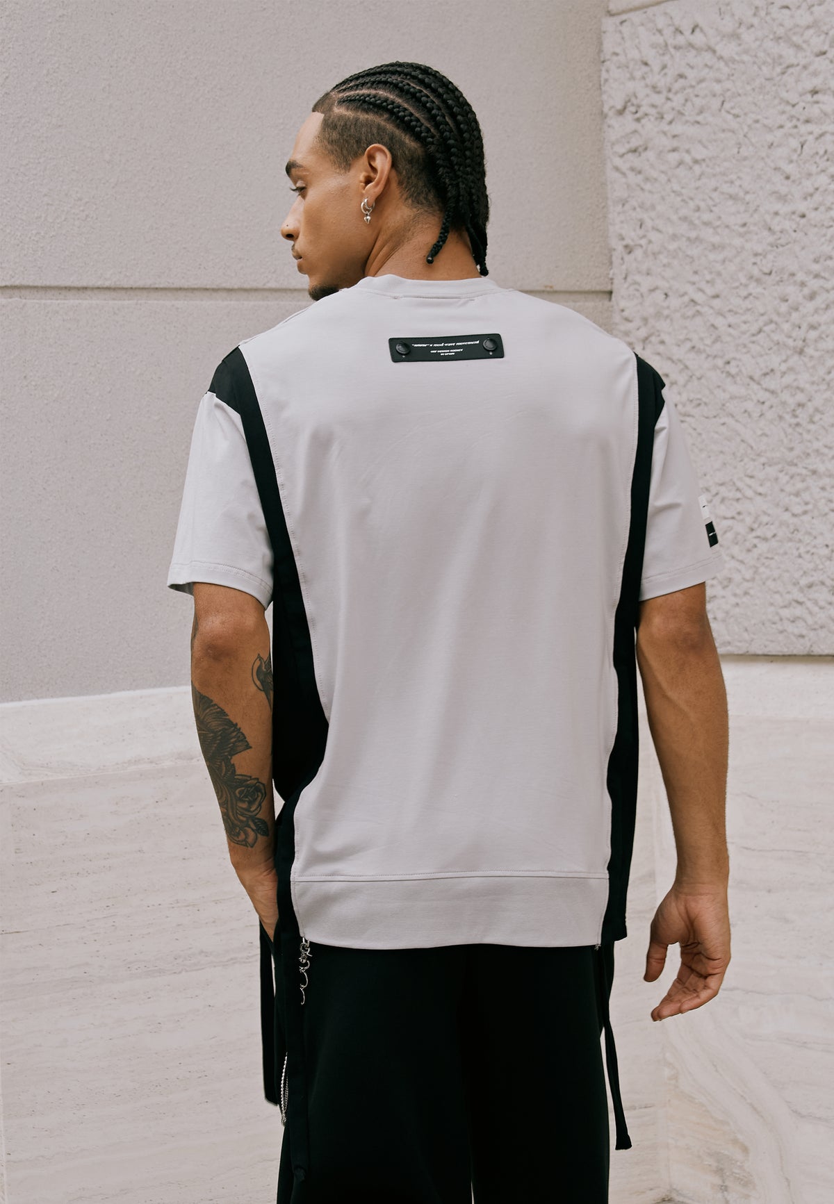 Camiseta bicolor con paneles laterales | MWM