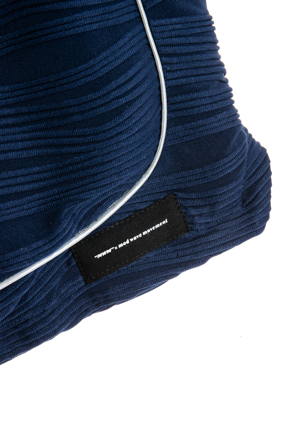 Bermuda con textura y ribete reflectante | MWM