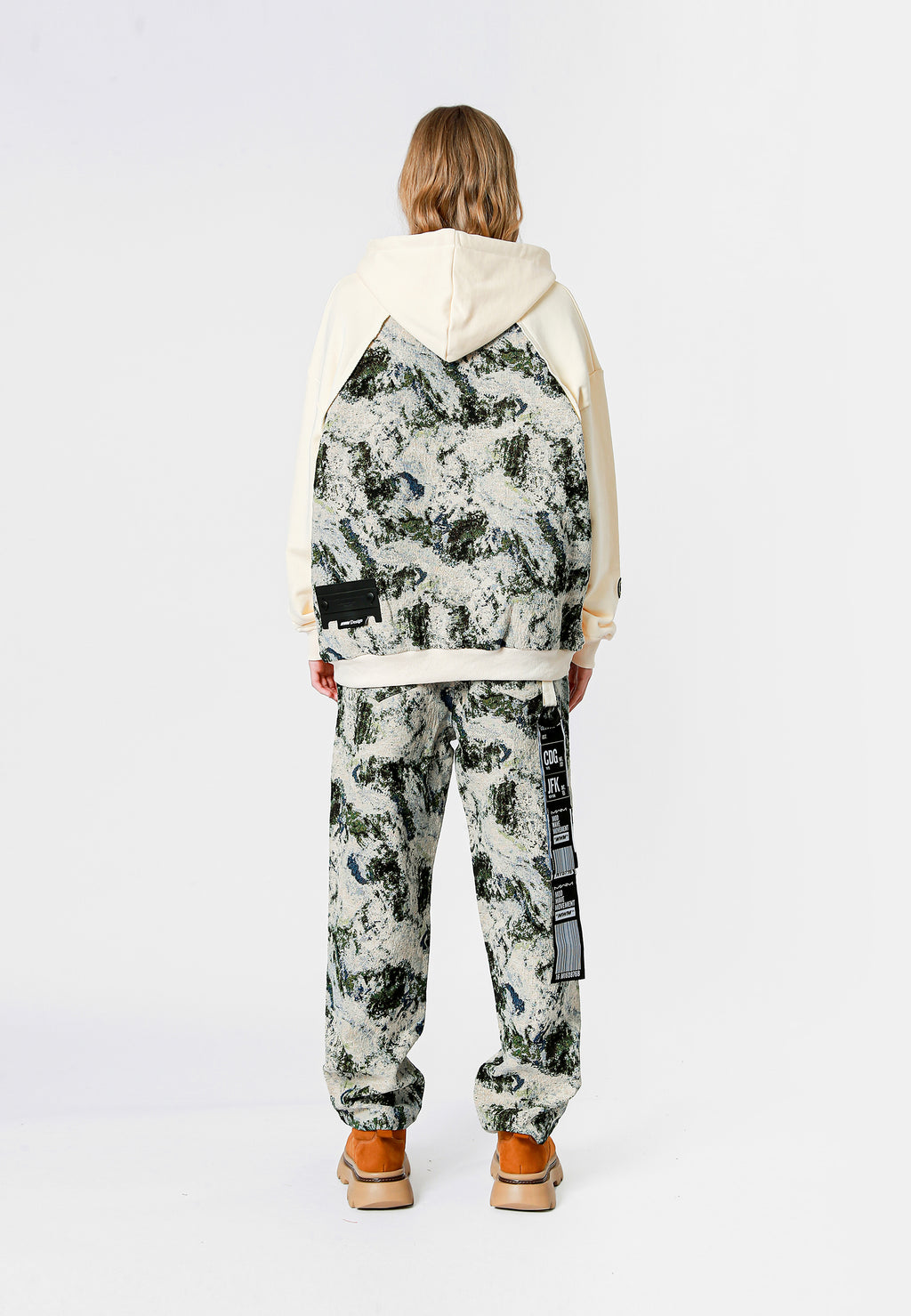 SUDADERA MWM JACQUARD CON CAPUCHA