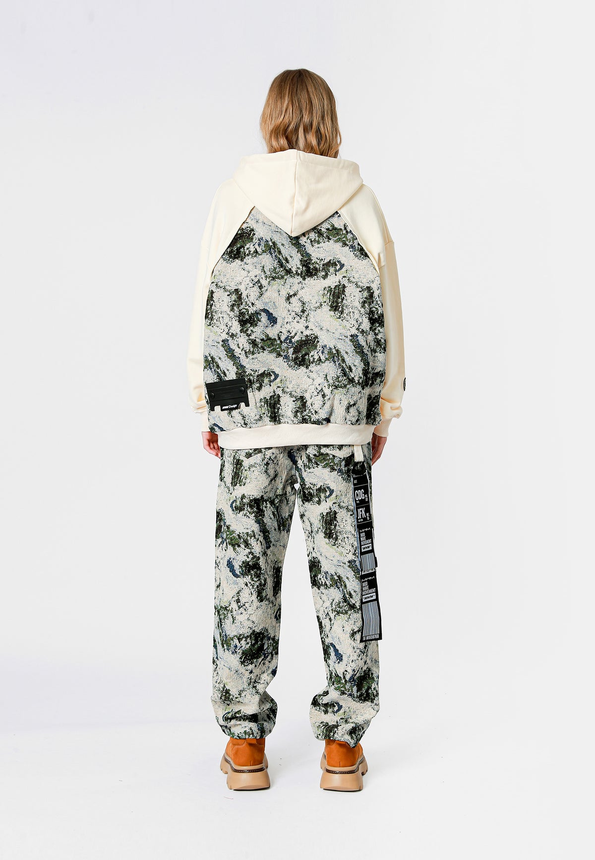 SUDADERA MWM JACQUARD CON CAPUCHA
