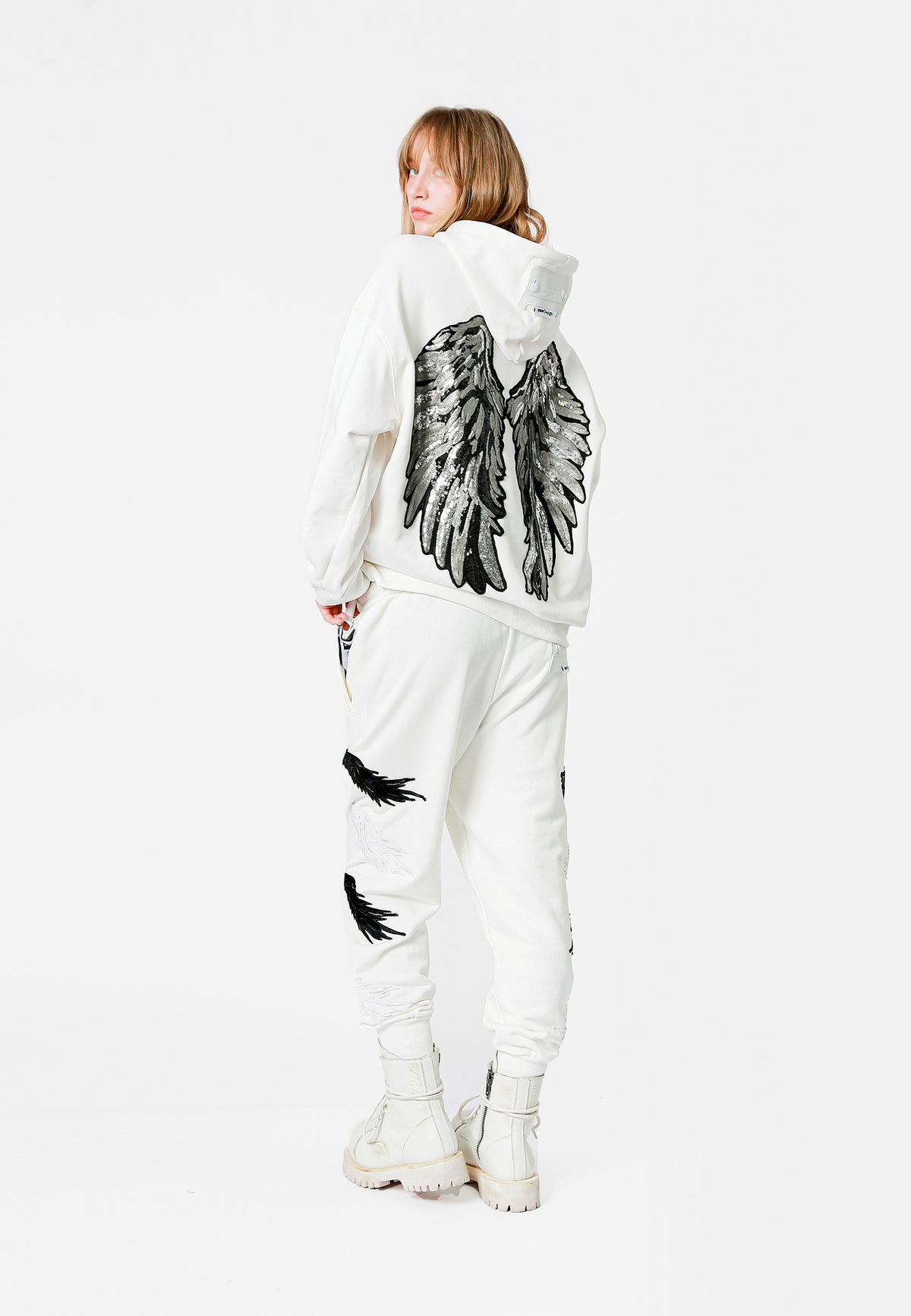 SUDADERA ALAS CON CAPUCHA