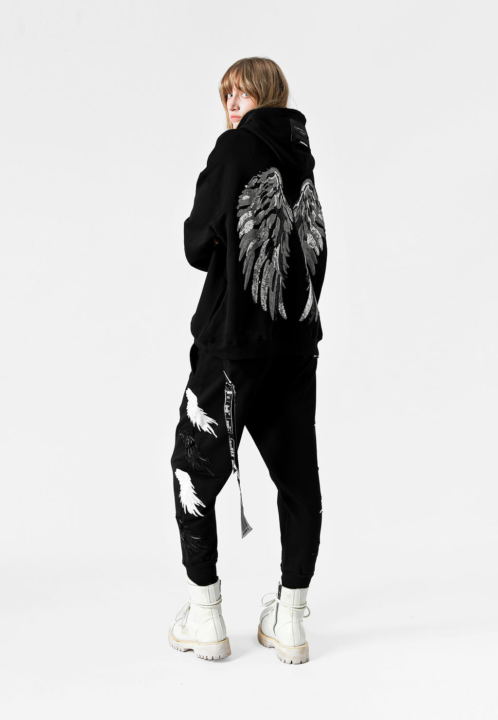 SUDADERA ALAS CON CAPUCHA