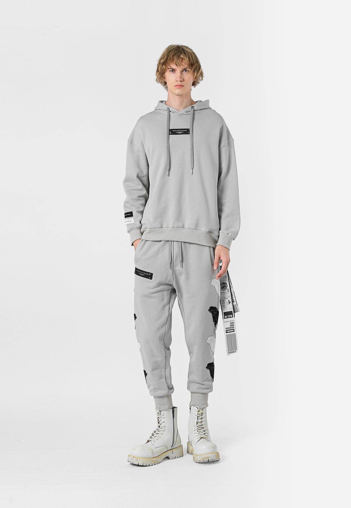SUDADERA ALAS CON CAPUCHA