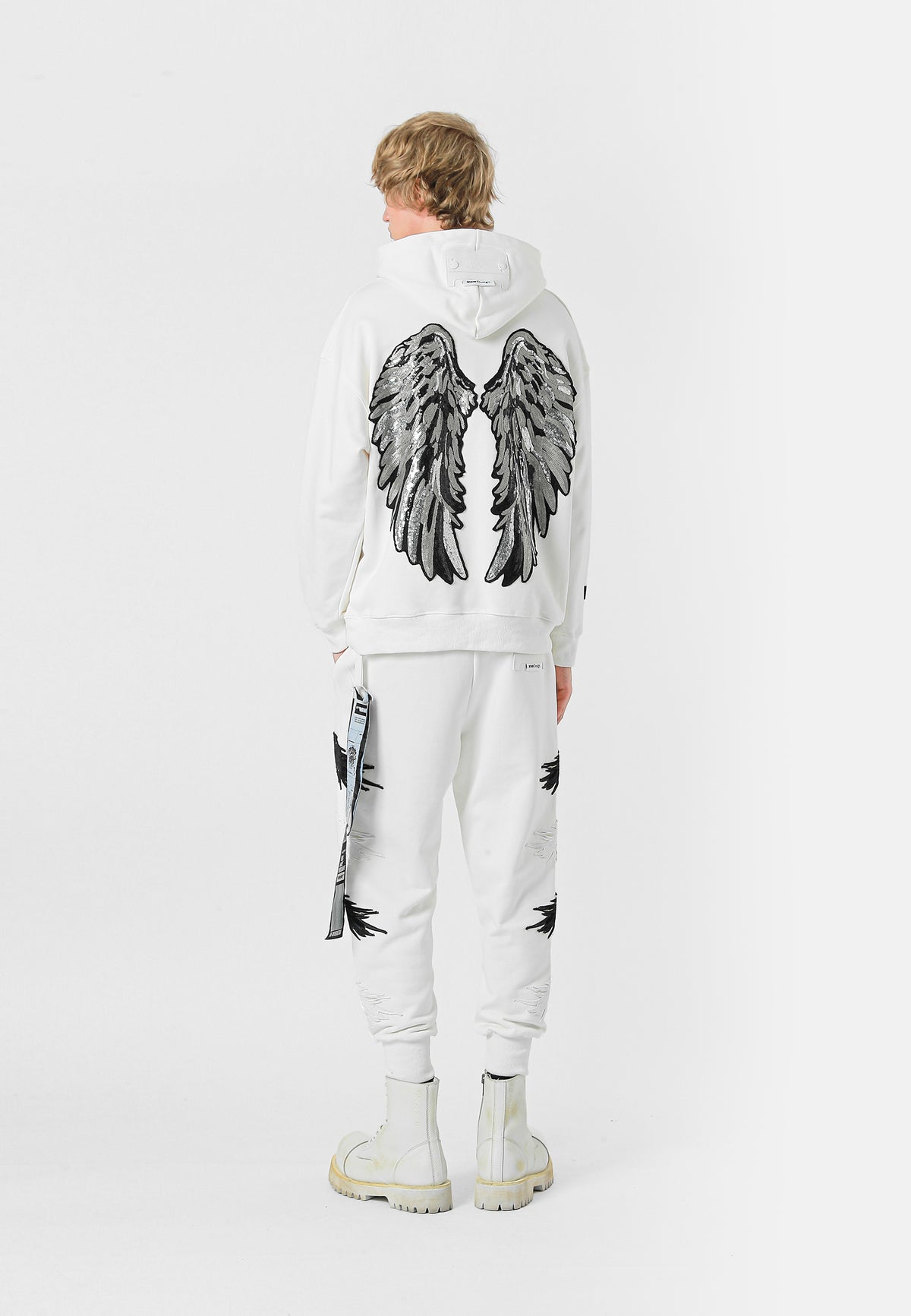 SUDADERA ALAS CON CAPUCHA