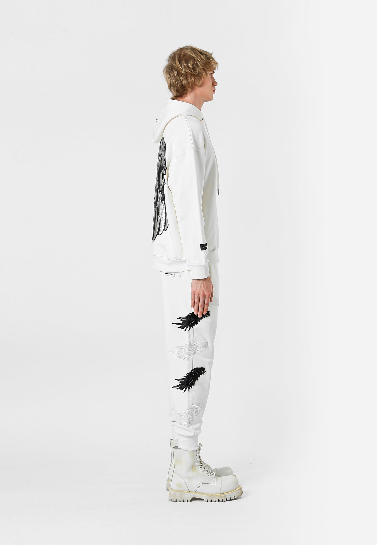 SUDADERA ALAS CON CAPUCHA