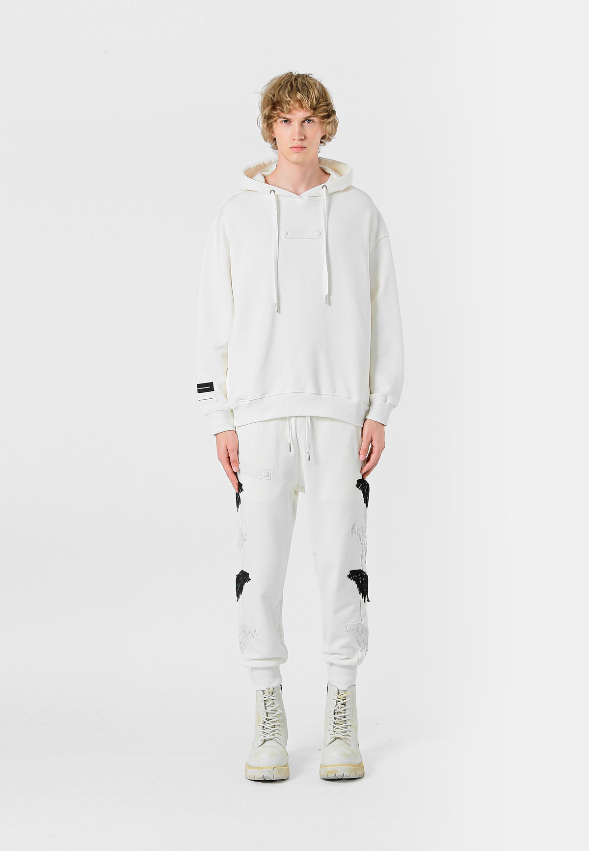 SUDADERA ALAS CON CAPUCHA