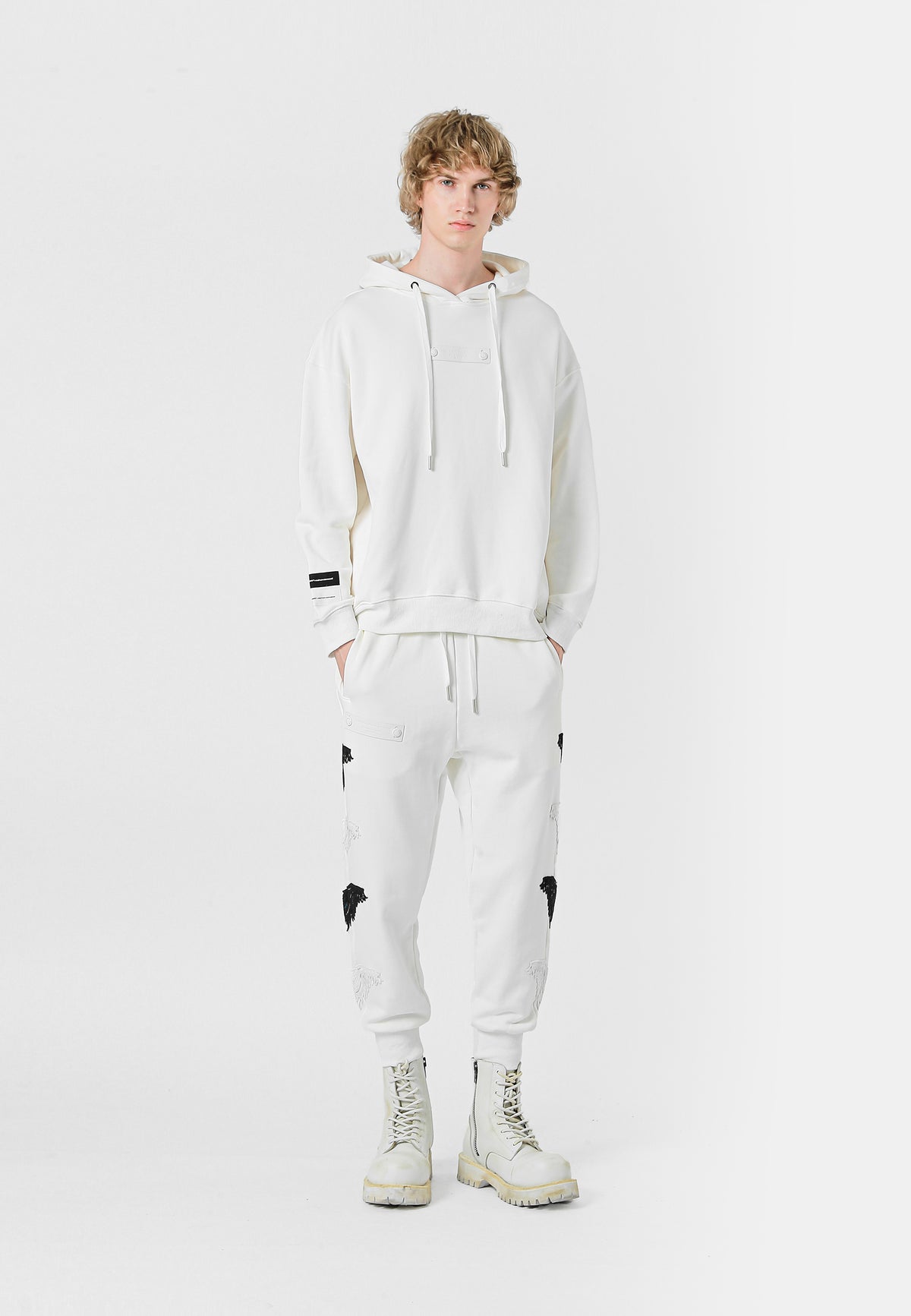 SUDADERA ALAS CON CAPUCHA
