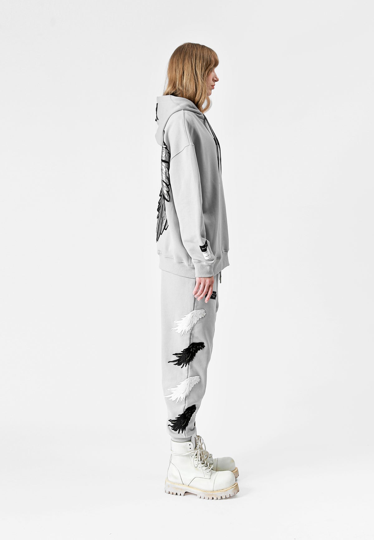 SUDADERA ALAS CON CAPUCHA