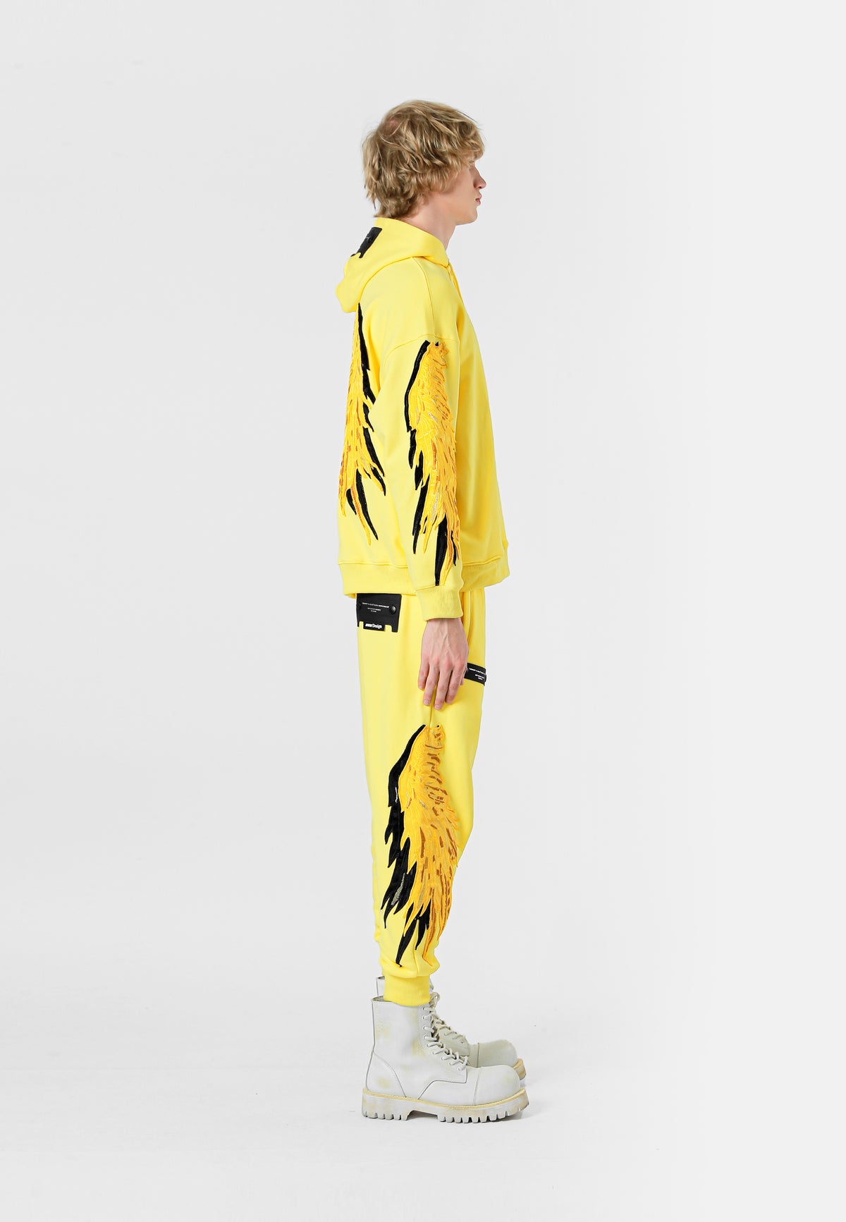 SUDADERA ALAS CON CAPUCHA