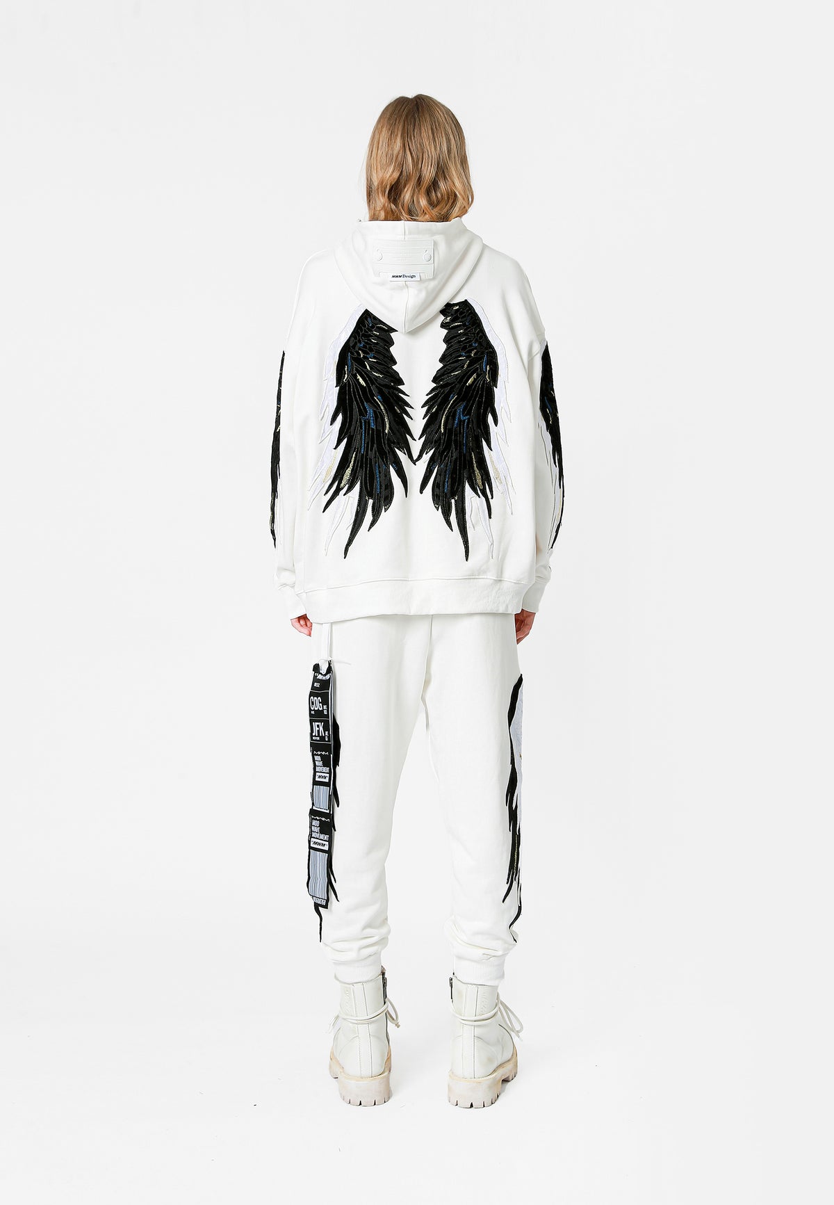 SUDADERA ALAS CON CAPUCHA