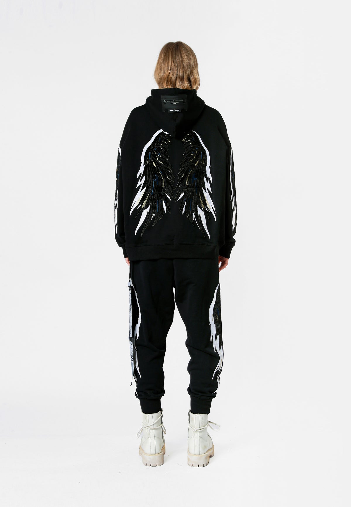 SUDADERA ALAS CON CAPUCHA