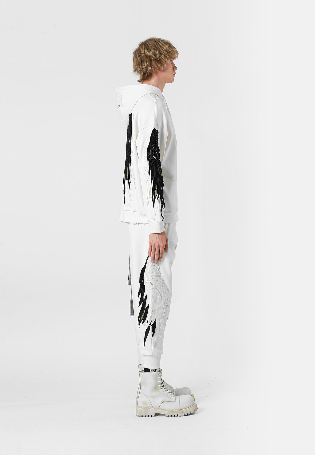 SUDADERA ALAS CON CAPUCHA