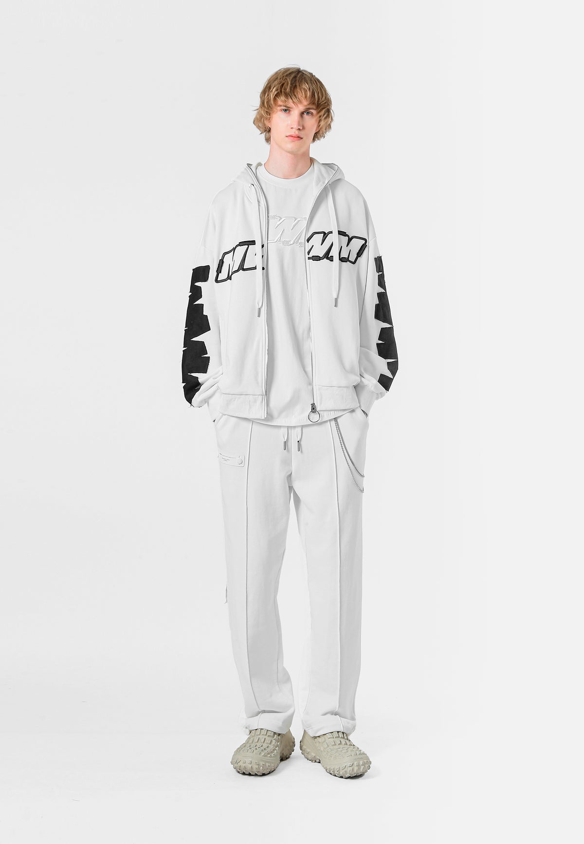 SUDADERA CON CAPUCHA LOGO MWM