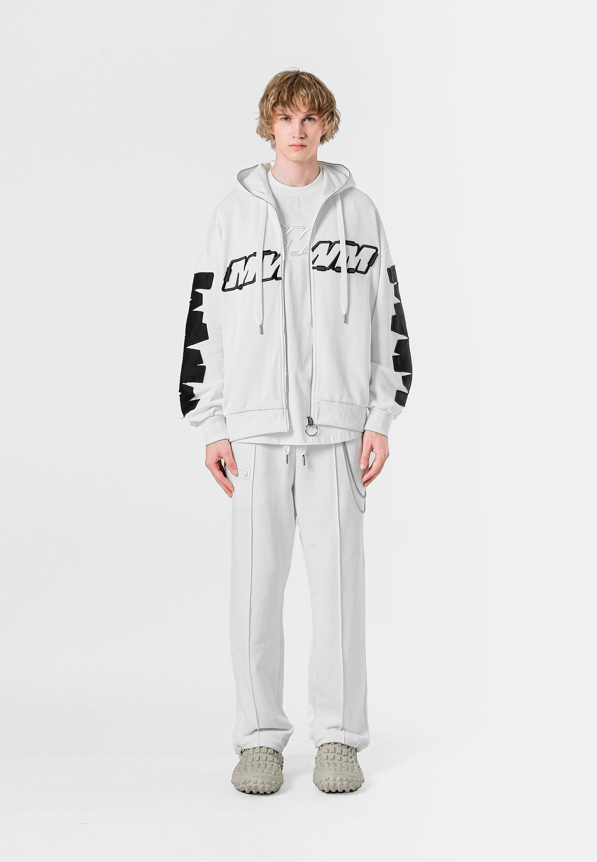 SUDADERA CON CAPUCHA LOGO MWM