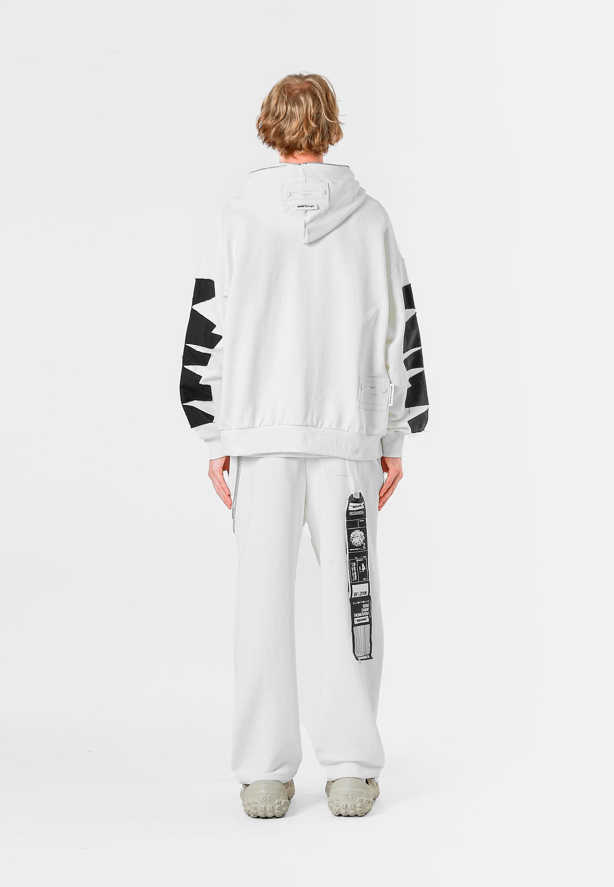 SUDADERA CON CAPUCHA LOGO MWM