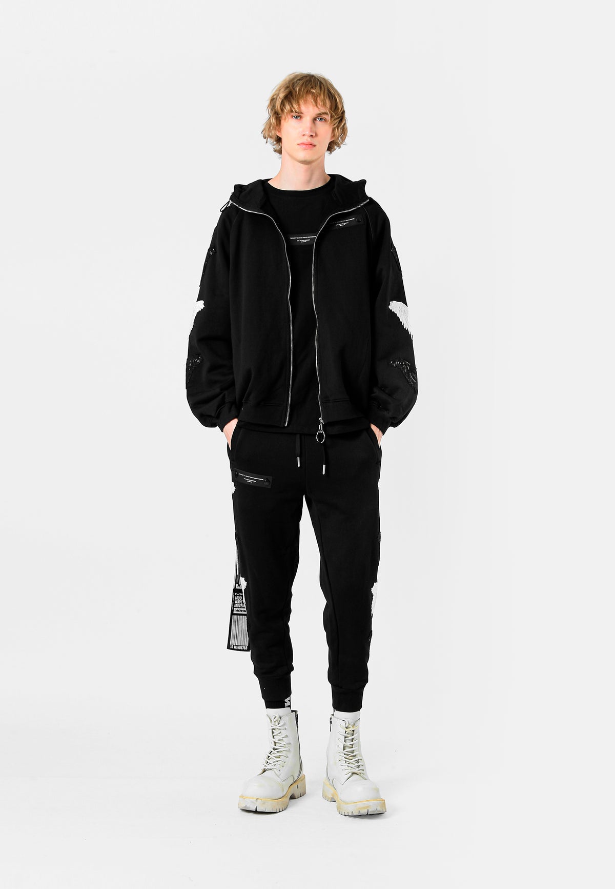 SUDADERA ALAS CON CAPUCHA