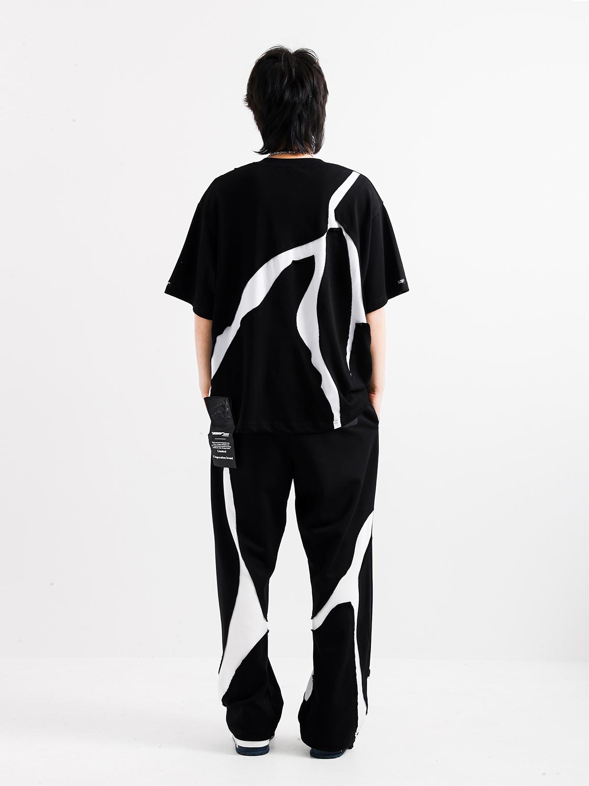 CAMISETA PARCHEADA