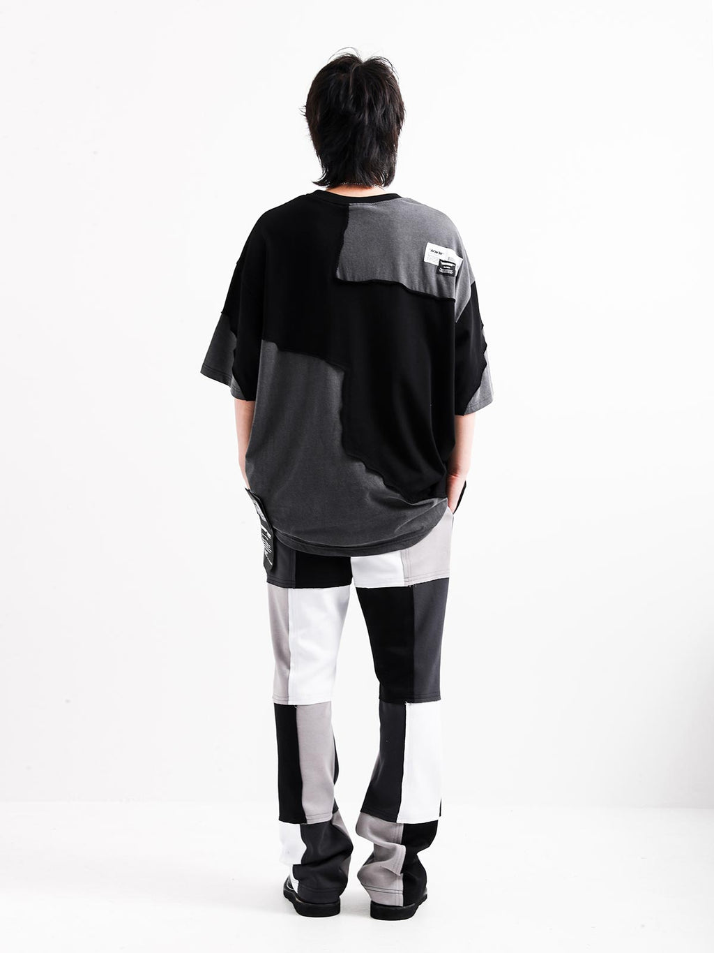 CAMISETA PARCHEADA