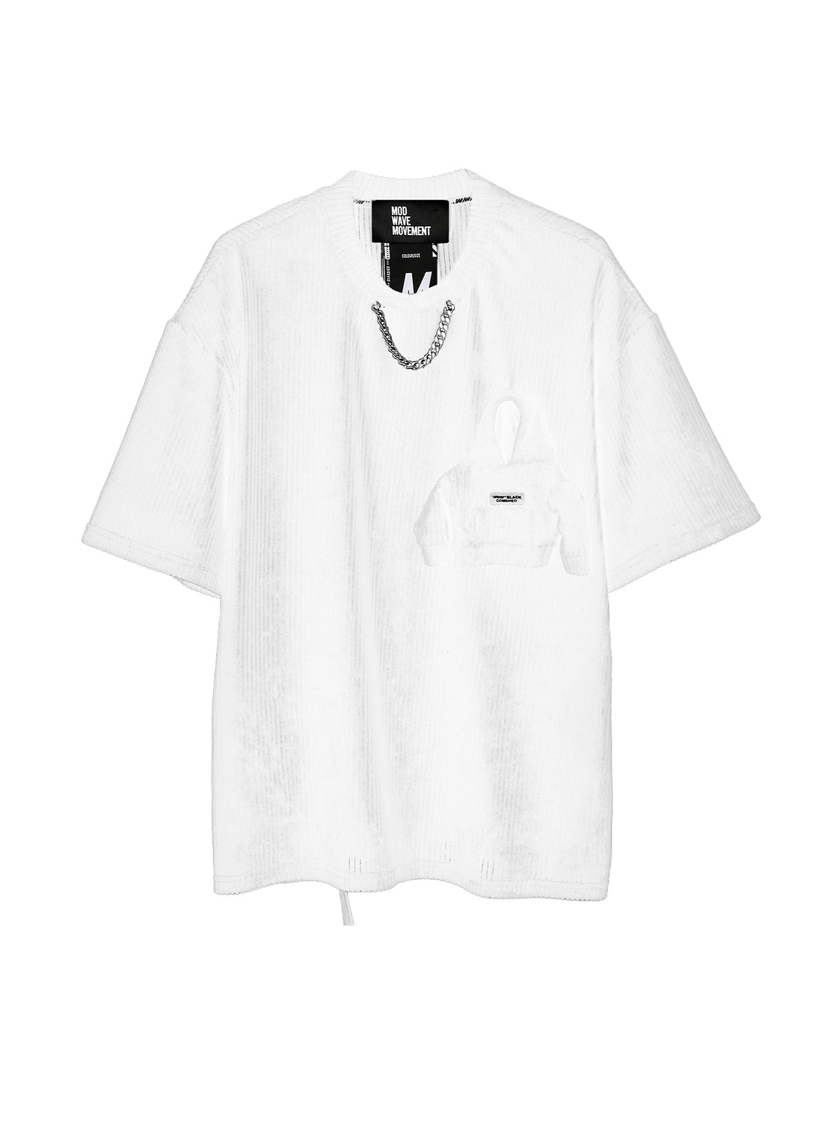 CAMISETA CON MINIATURA Y CADENA