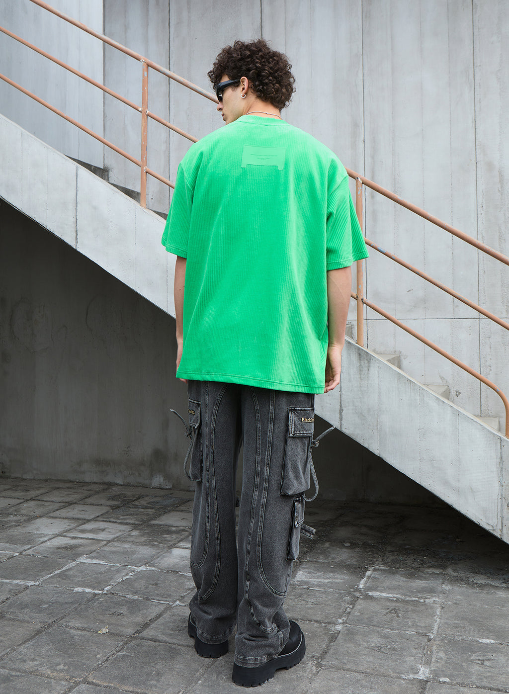 T-SHIRT WITH MINIATURE AND CHAIN