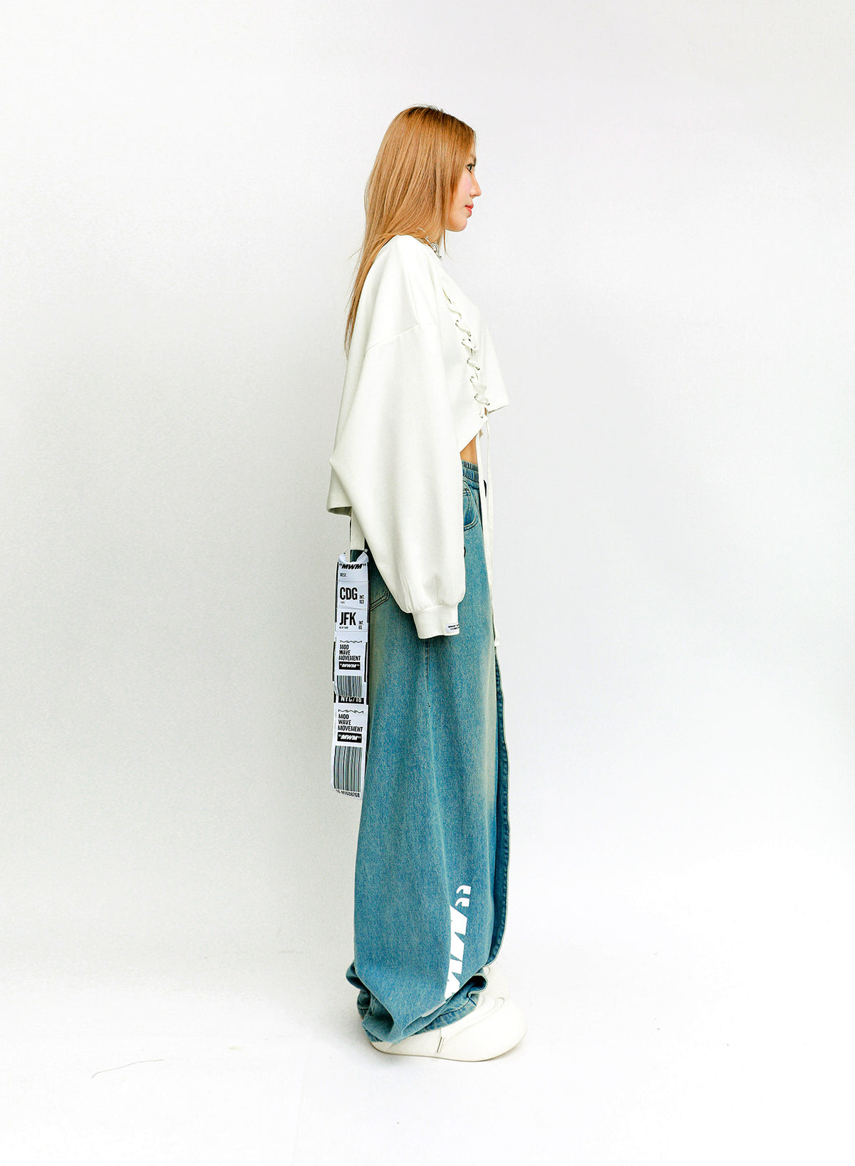 MWM CROPPED SWEATSHIRT