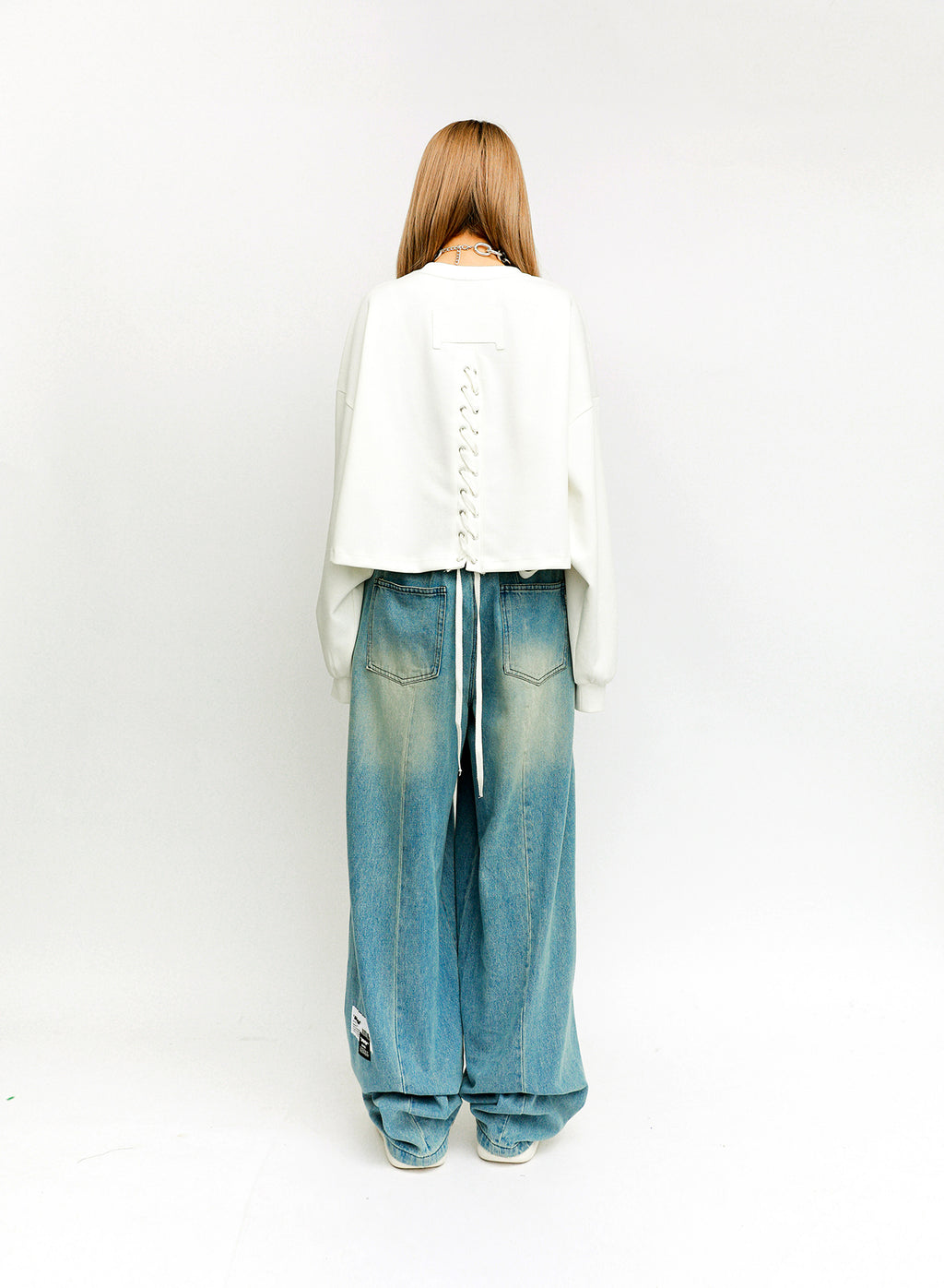 MWM CROPPED SWEATSHIRT