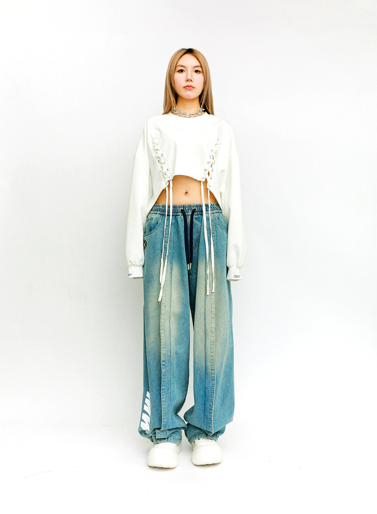 MWM CROPPED SWEATSHIRT