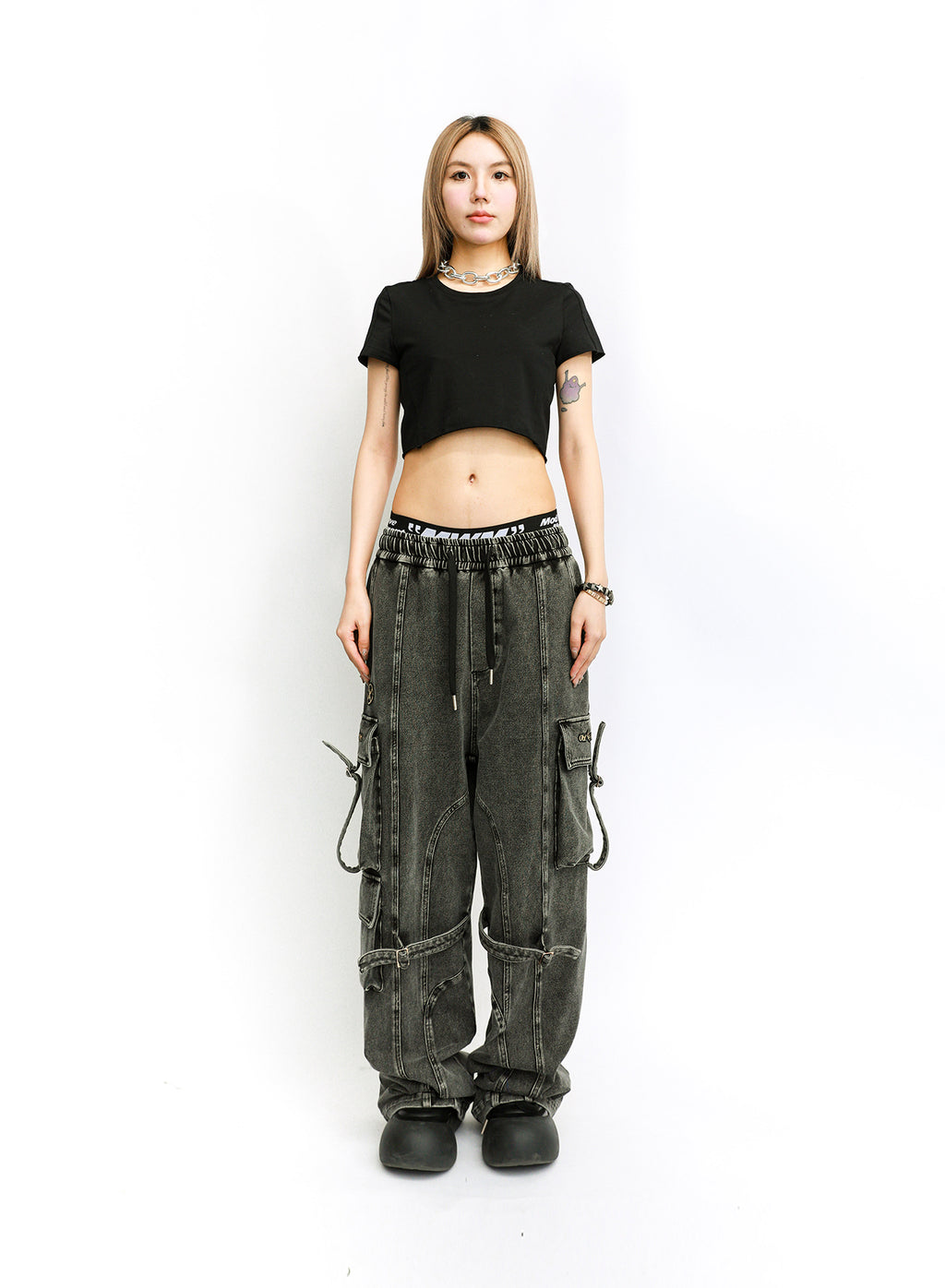 PANTALÓN VAQUERO CON BOLSILLOS