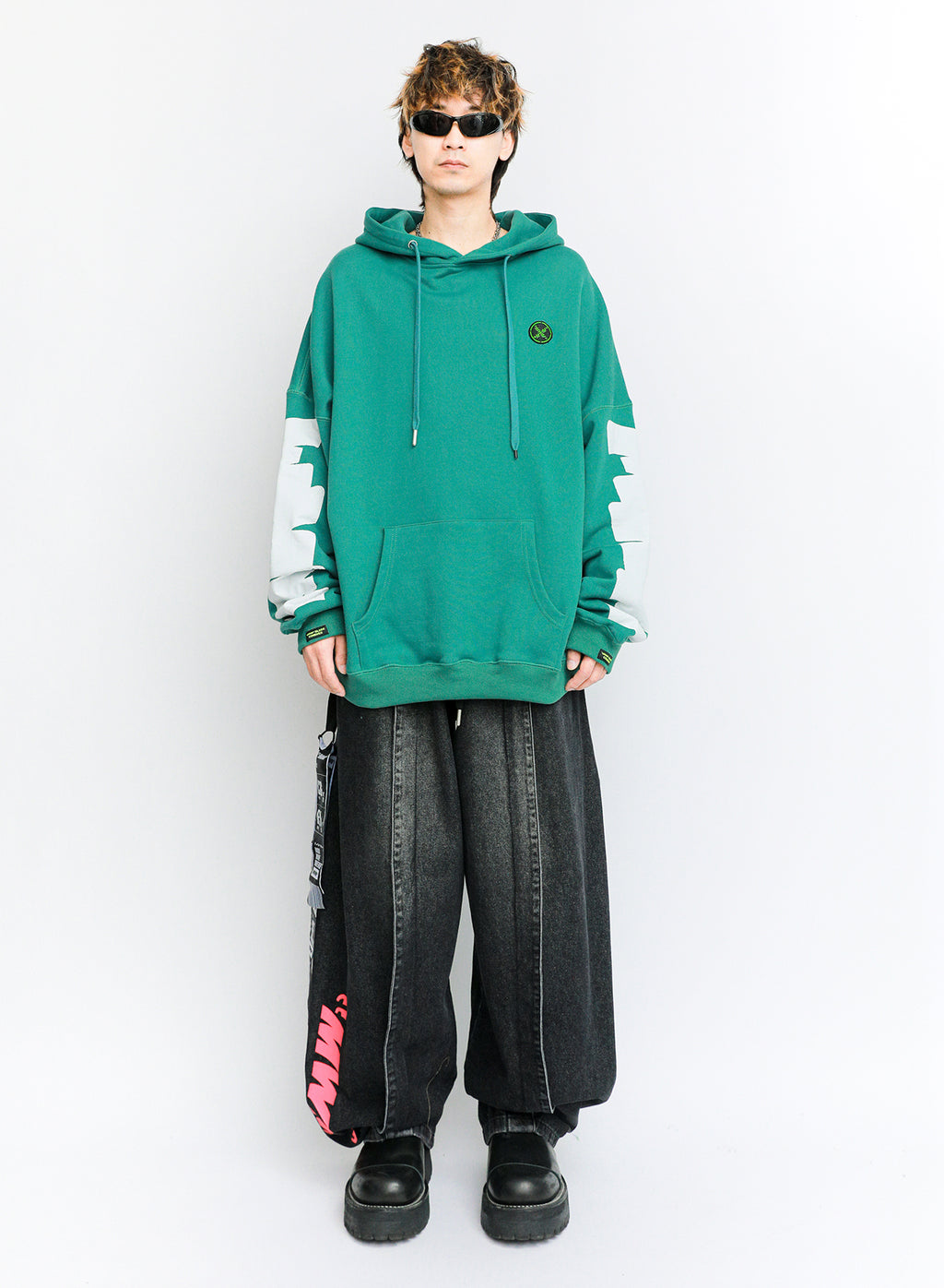 SUDADERA MWM CON CAPUCHA
