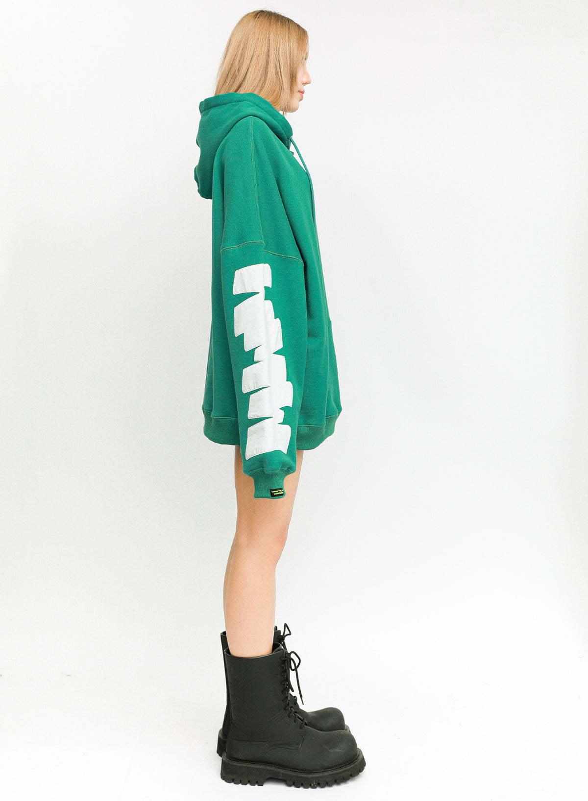 SUDADERA MWM CON CAPUCHA