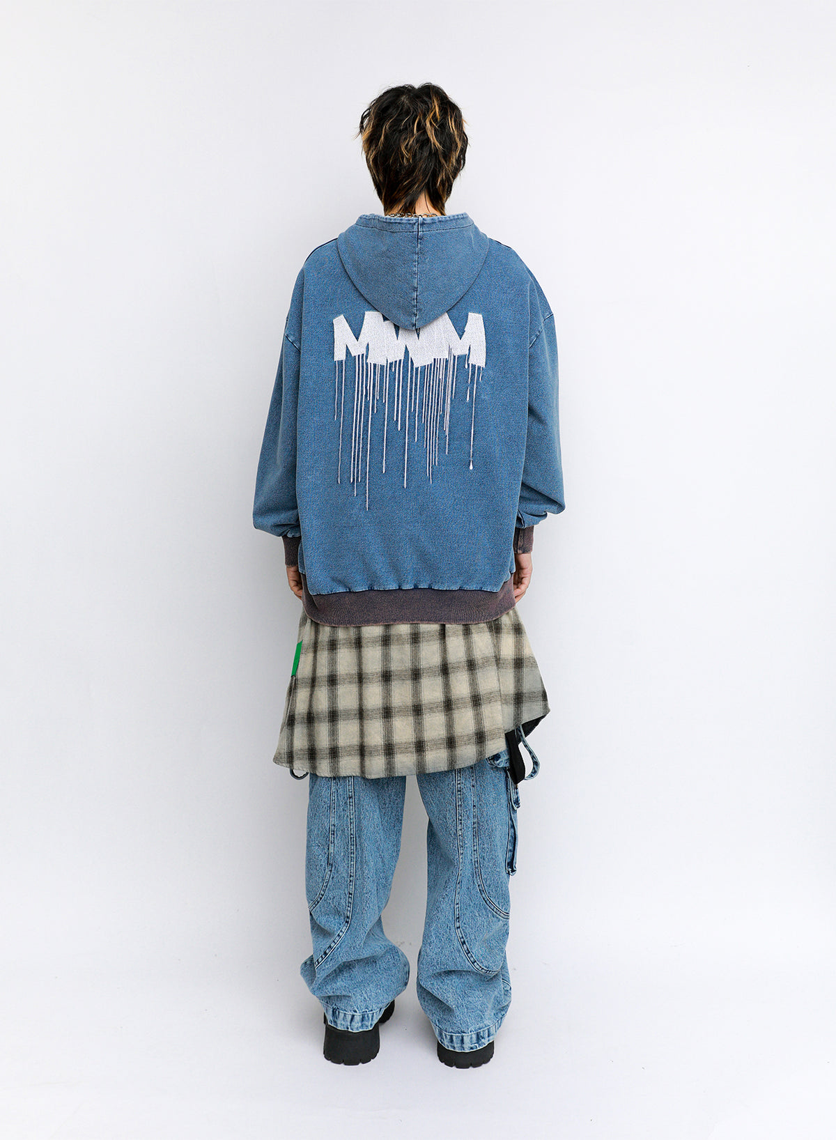 SUDADERA MWM CON CAPUCHA