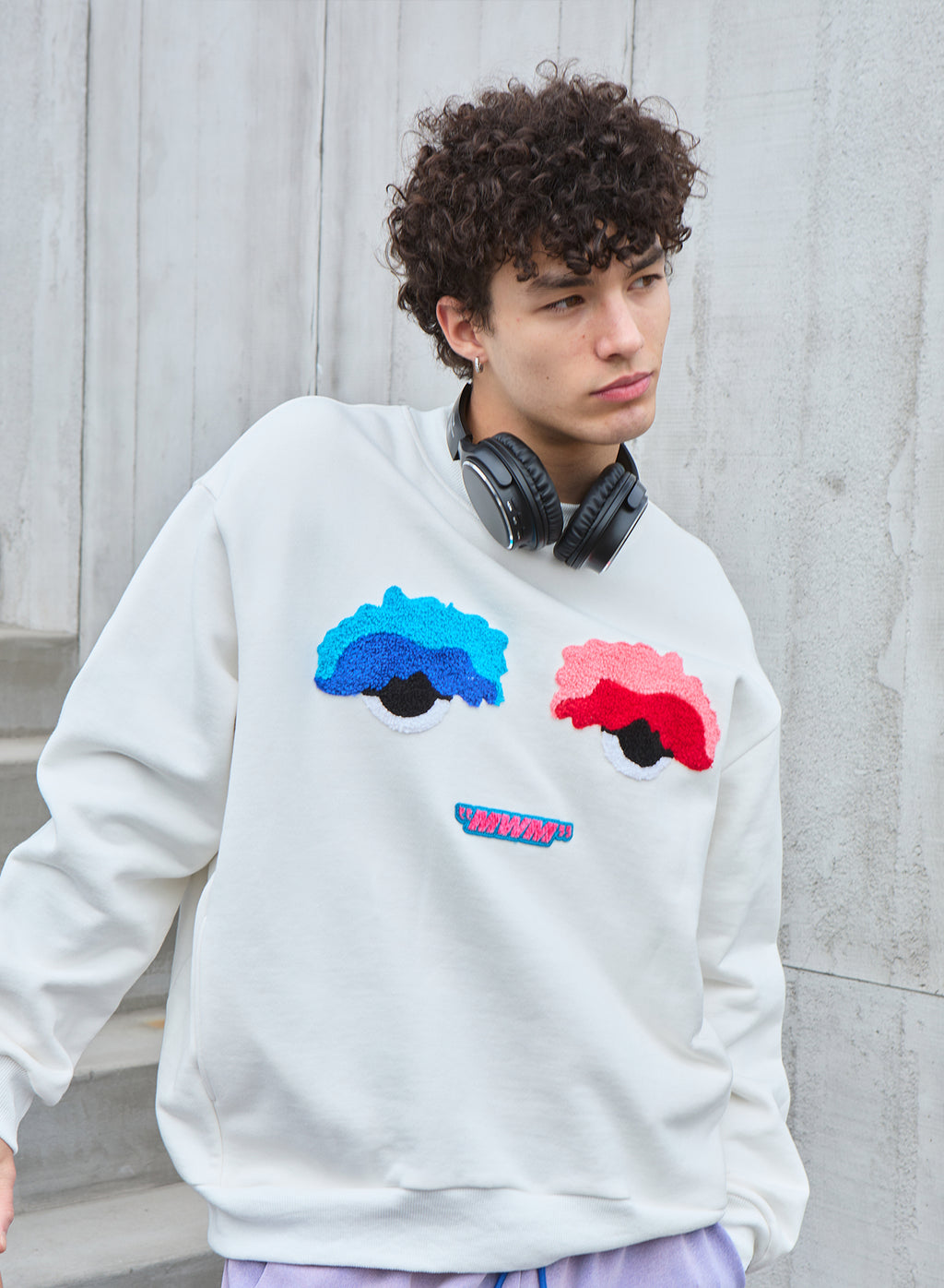 SWEATER WITH EYES