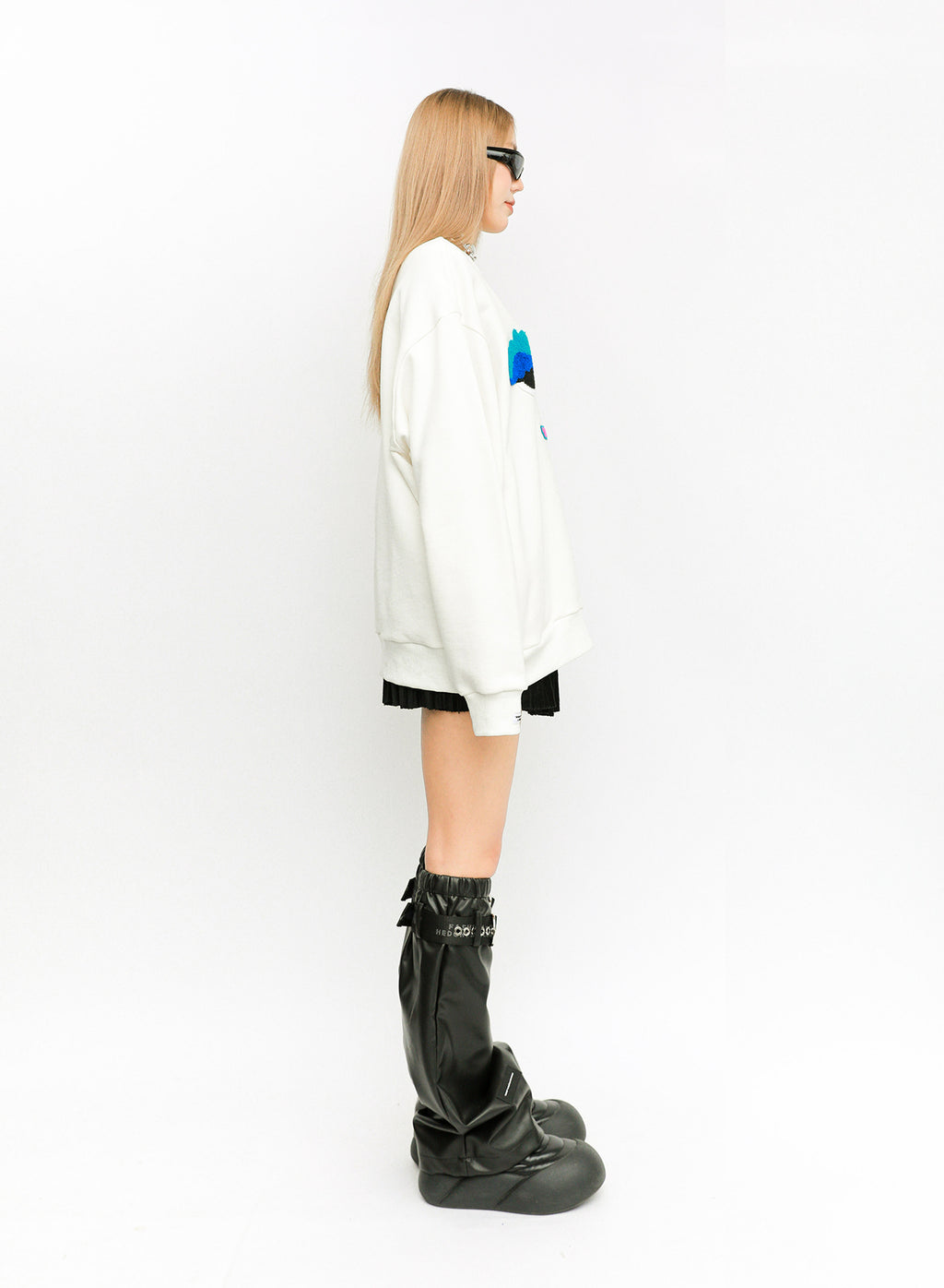 SWEATER WITH EYES