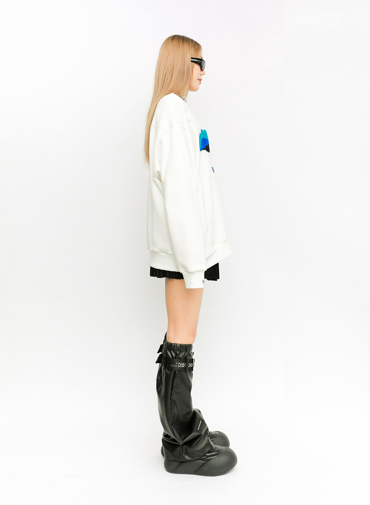 SWEATER WITH EYES